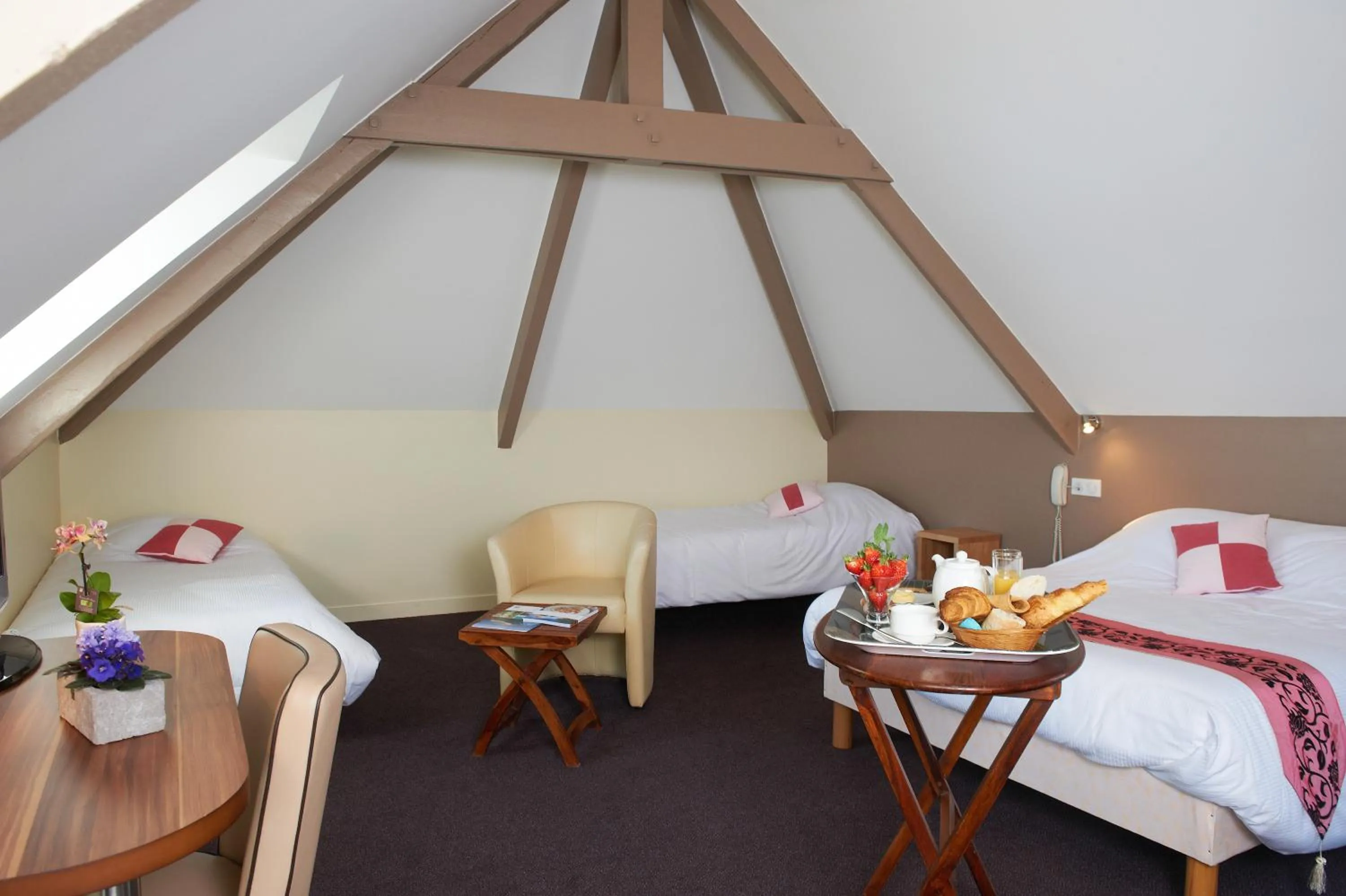 Street view, Bed in Logis Hotel Belle-Vue