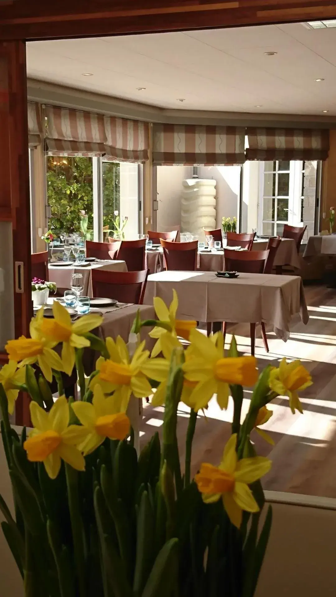 Restaurant/places to eat in Logis Hotel Belle-Vue Restaurant/places to eat in Logis Hotel Belle-Vue