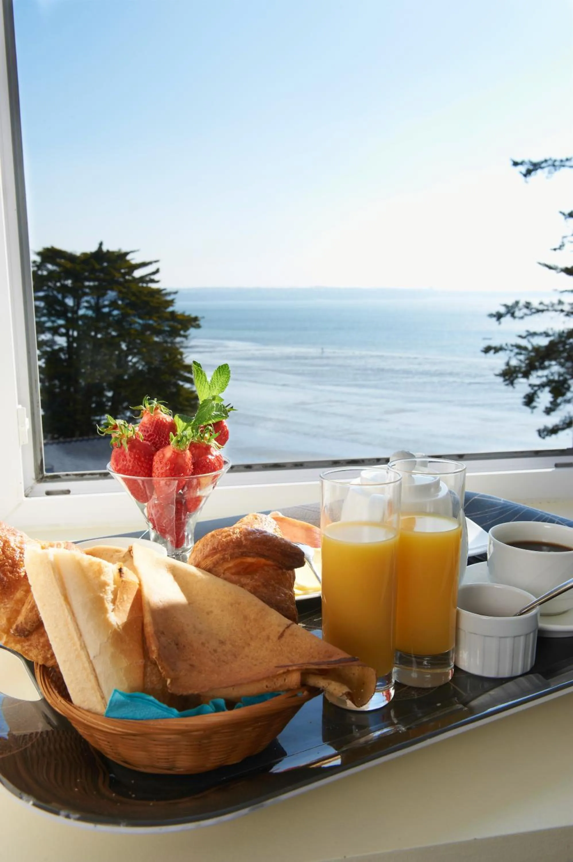 Sea view in Logis Hotel Belle-Vue