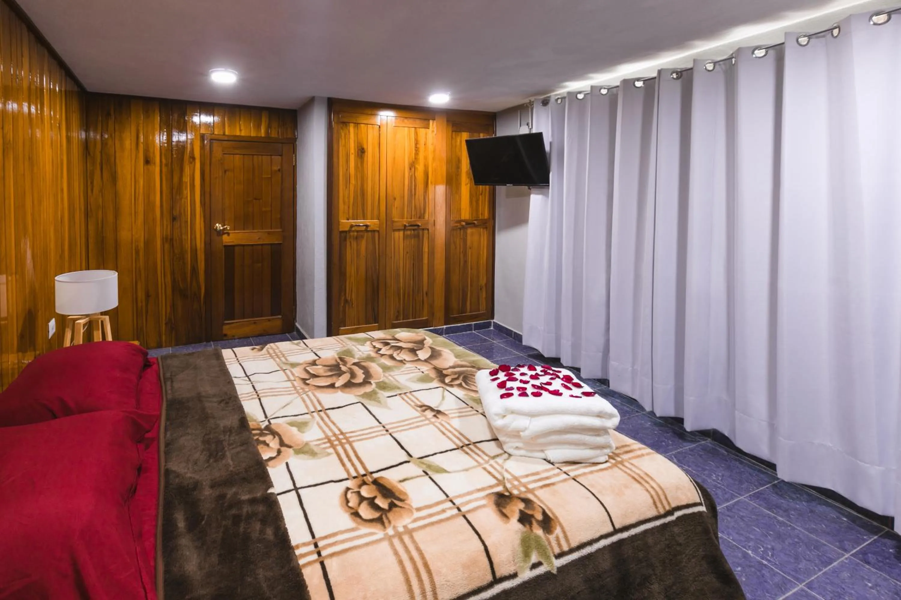 Bedroom, Bed in Suite Studio Serviced Apartments