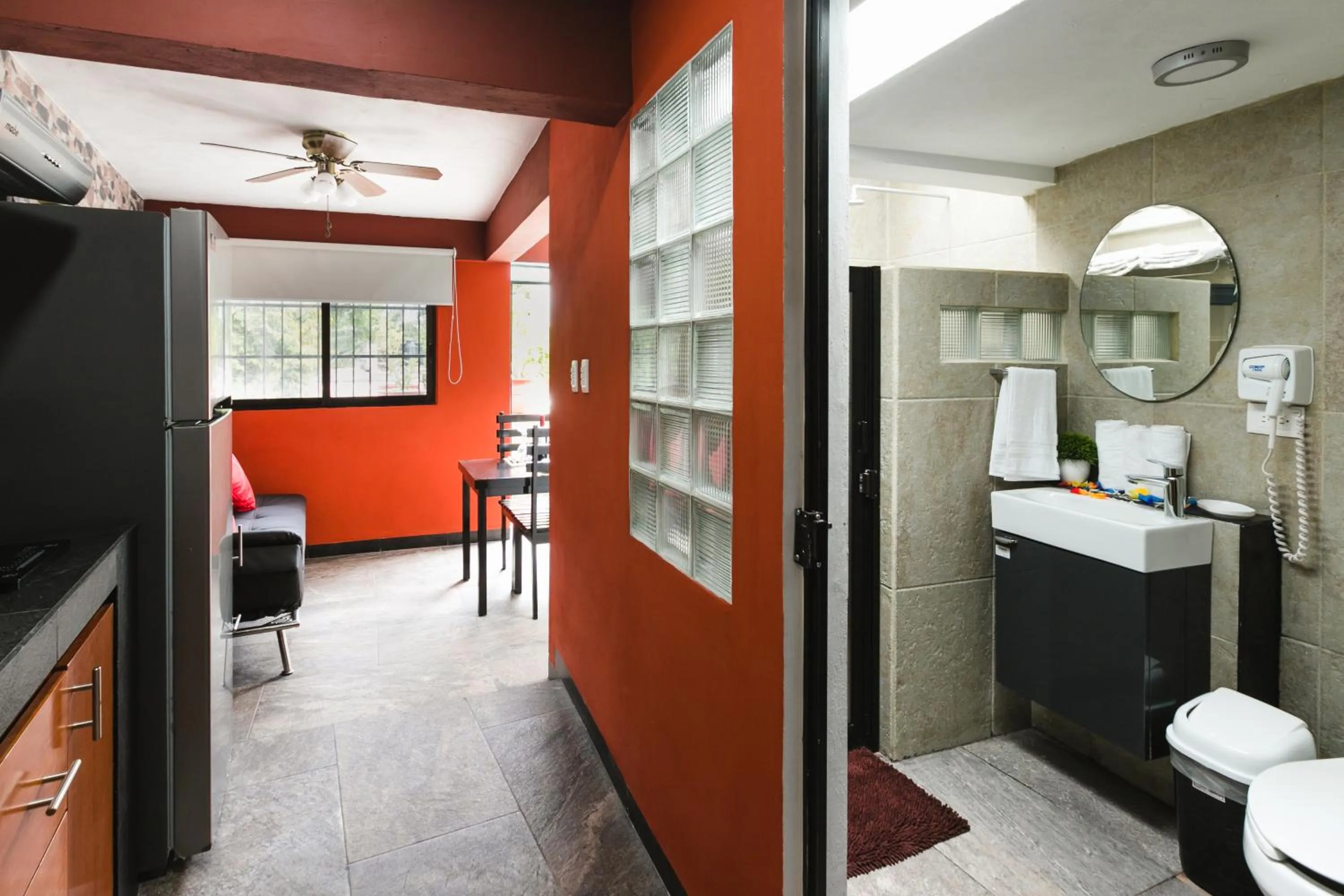 Dining area in Suite Studio Serviced Apartments