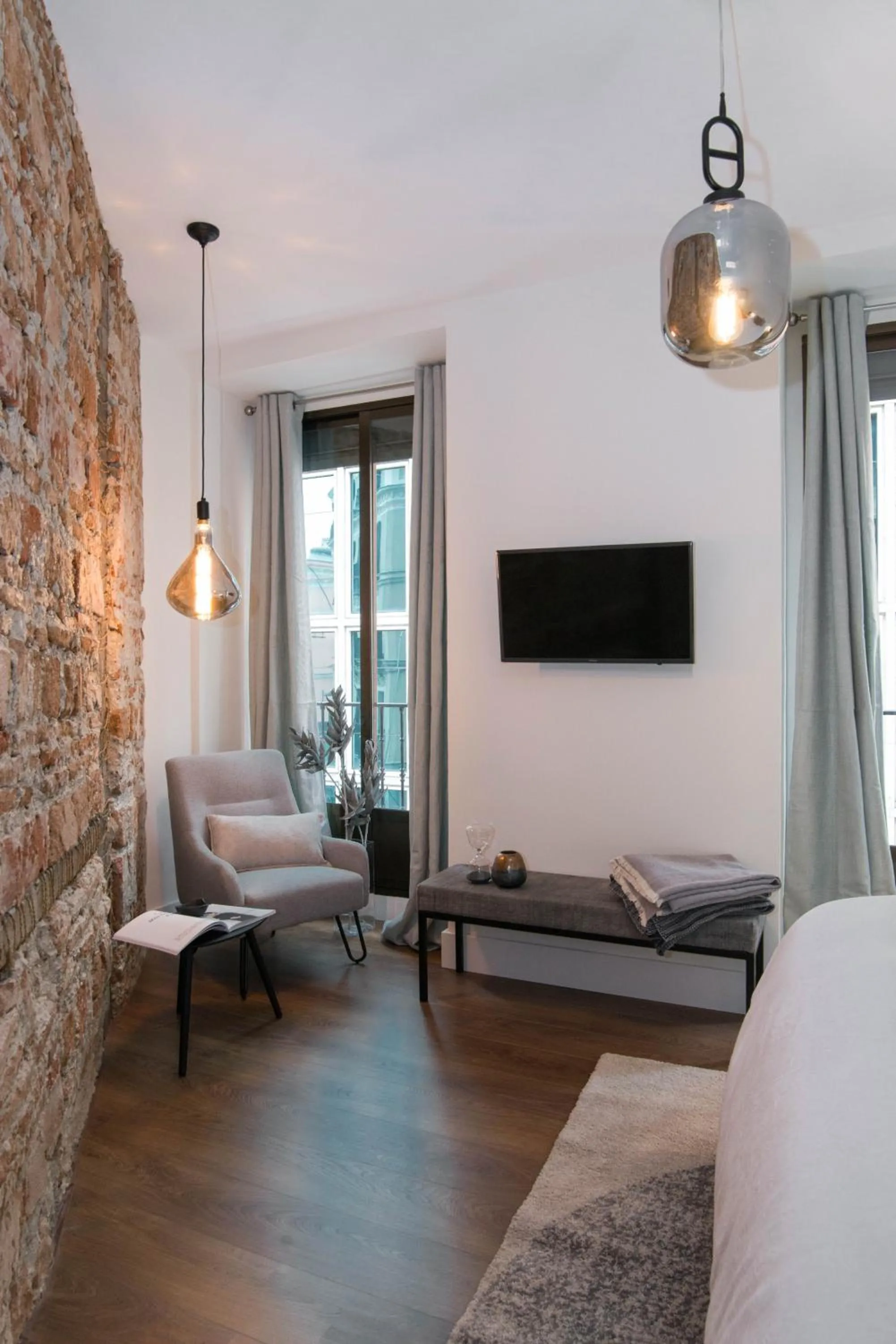 Bed in Preciados Gran Via Luxury Callao