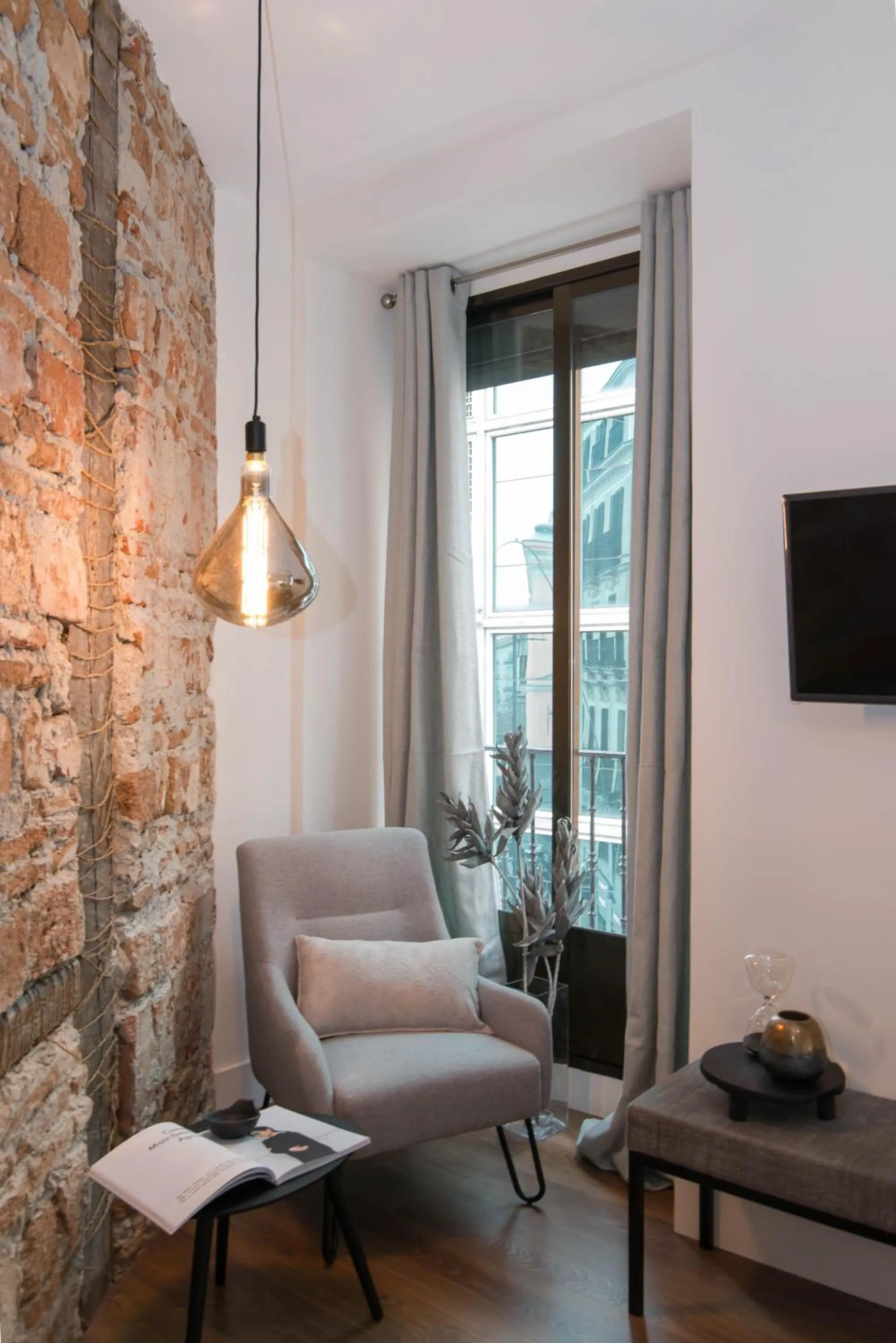 TV and multimedia in Preciados Gran Via Luxury Callao