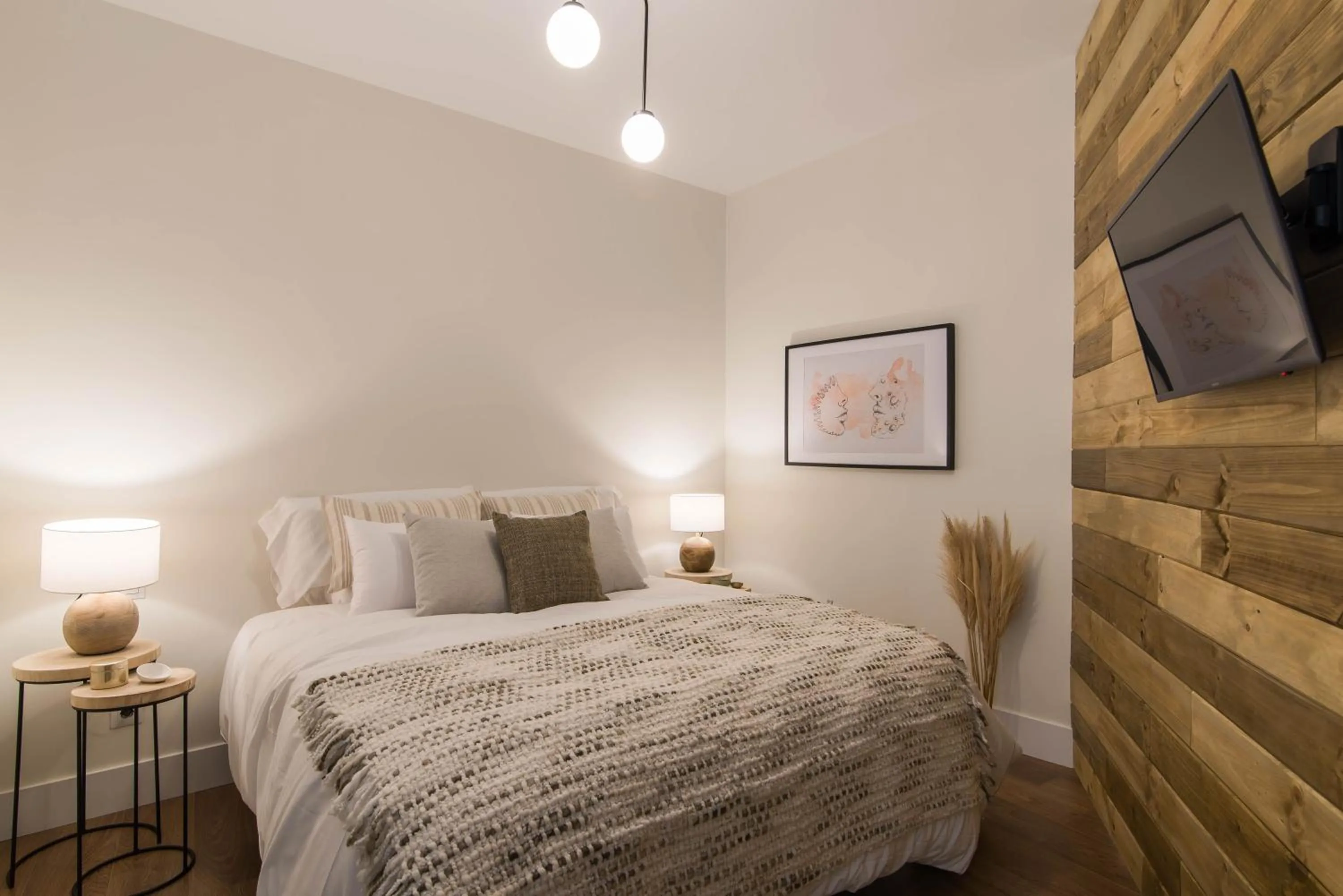 Bed in Preciados Gran Via Luxury Callao