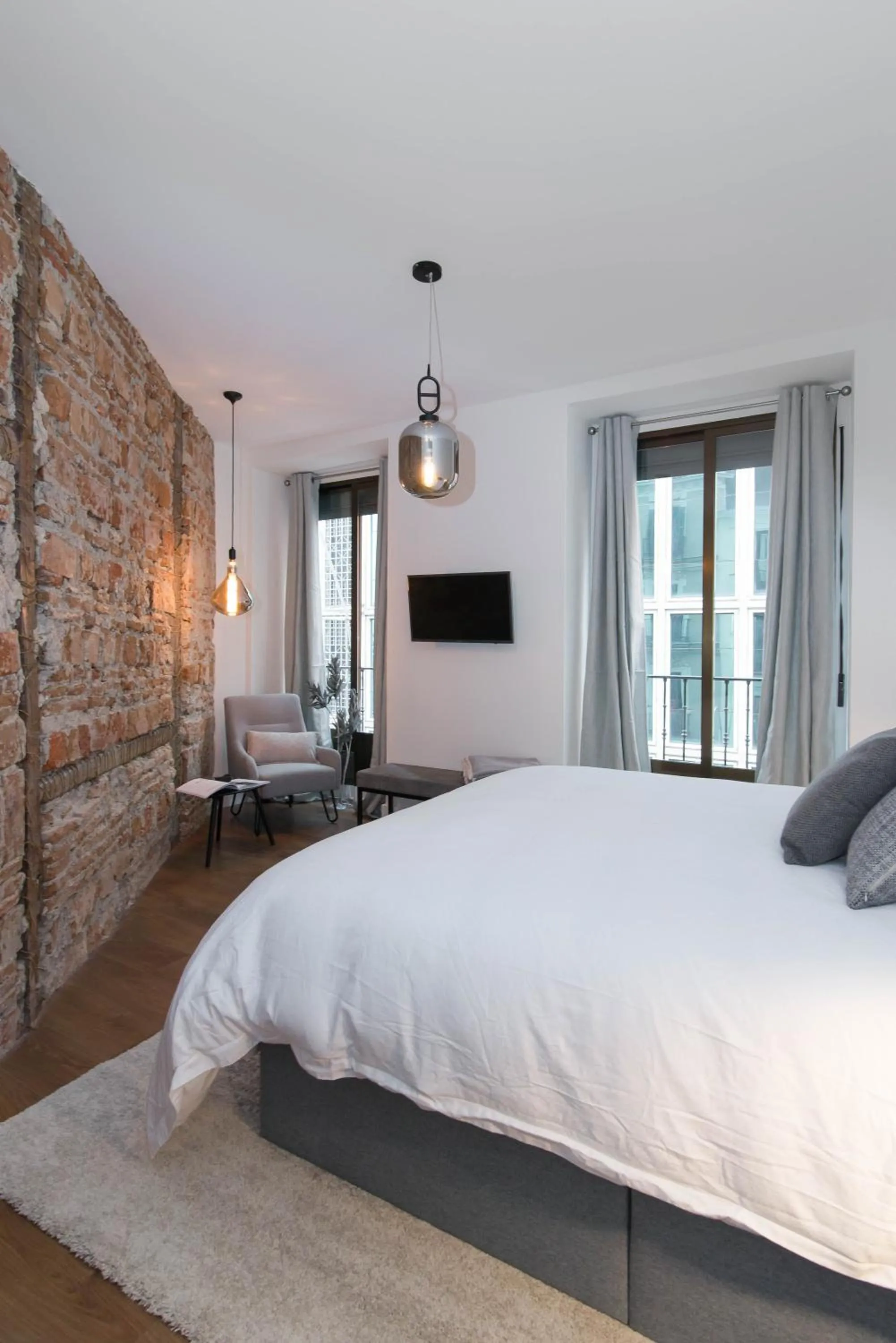 Bed in Preciados Gran Via Luxury Callao