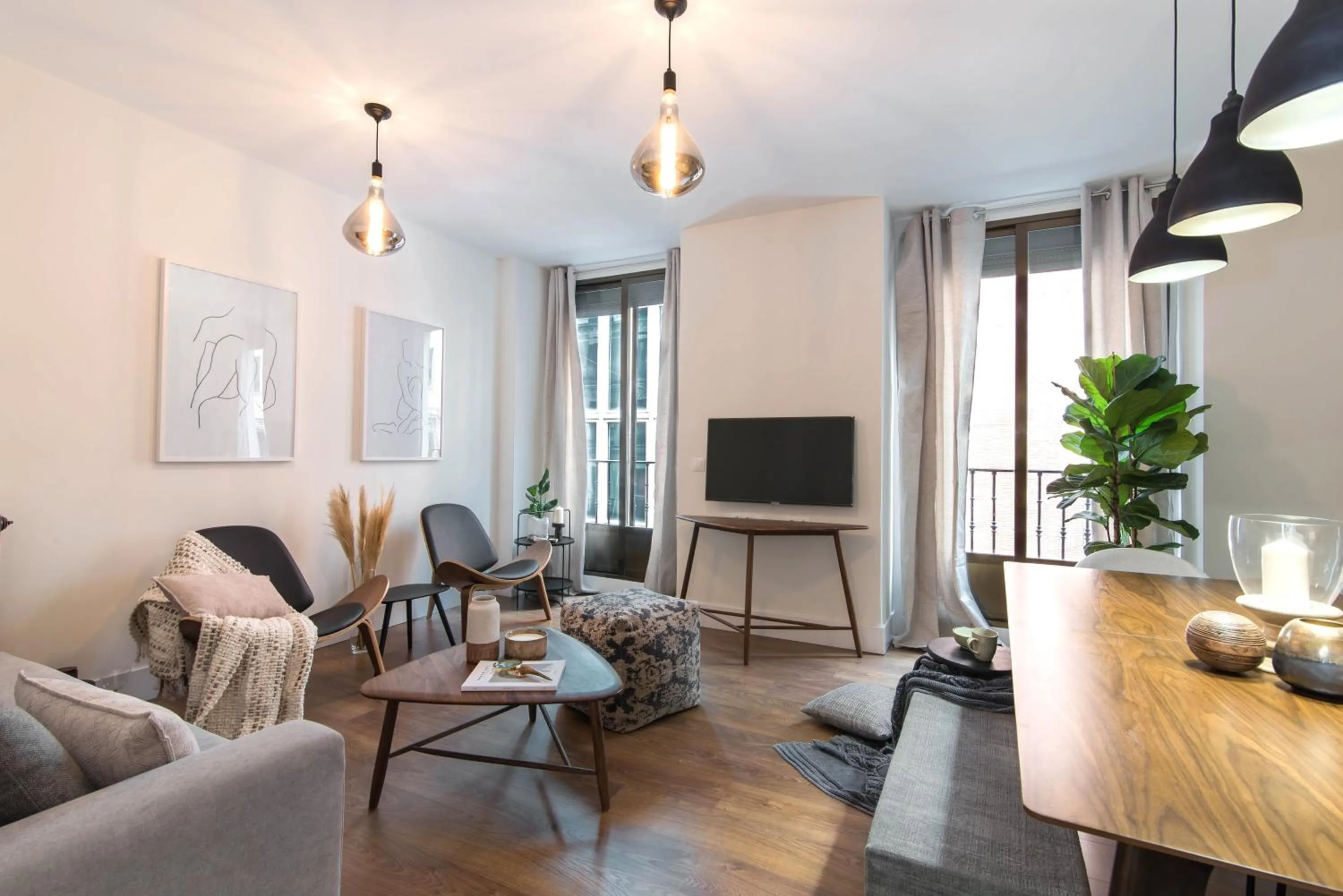 TV and multimedia in Preciados Gran Via Luxury Callao