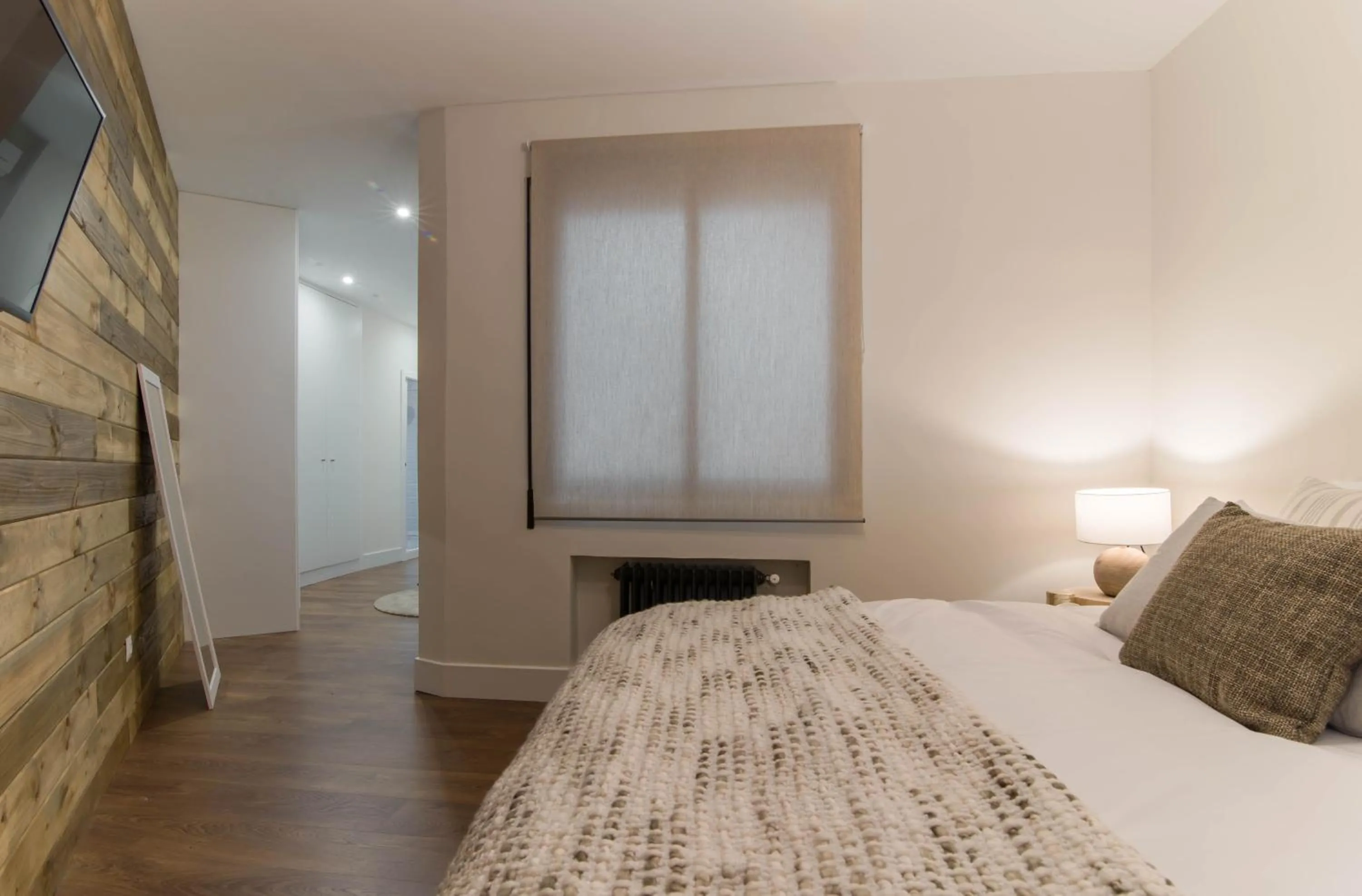 Bed in Preciados Gran Via Luxury Callao