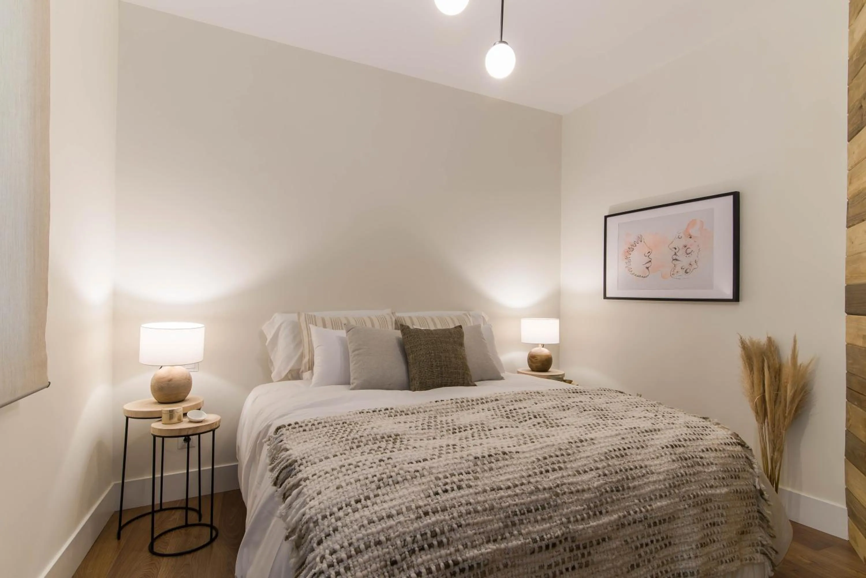 Bed in Preciados Gran Via Luxury Callao
