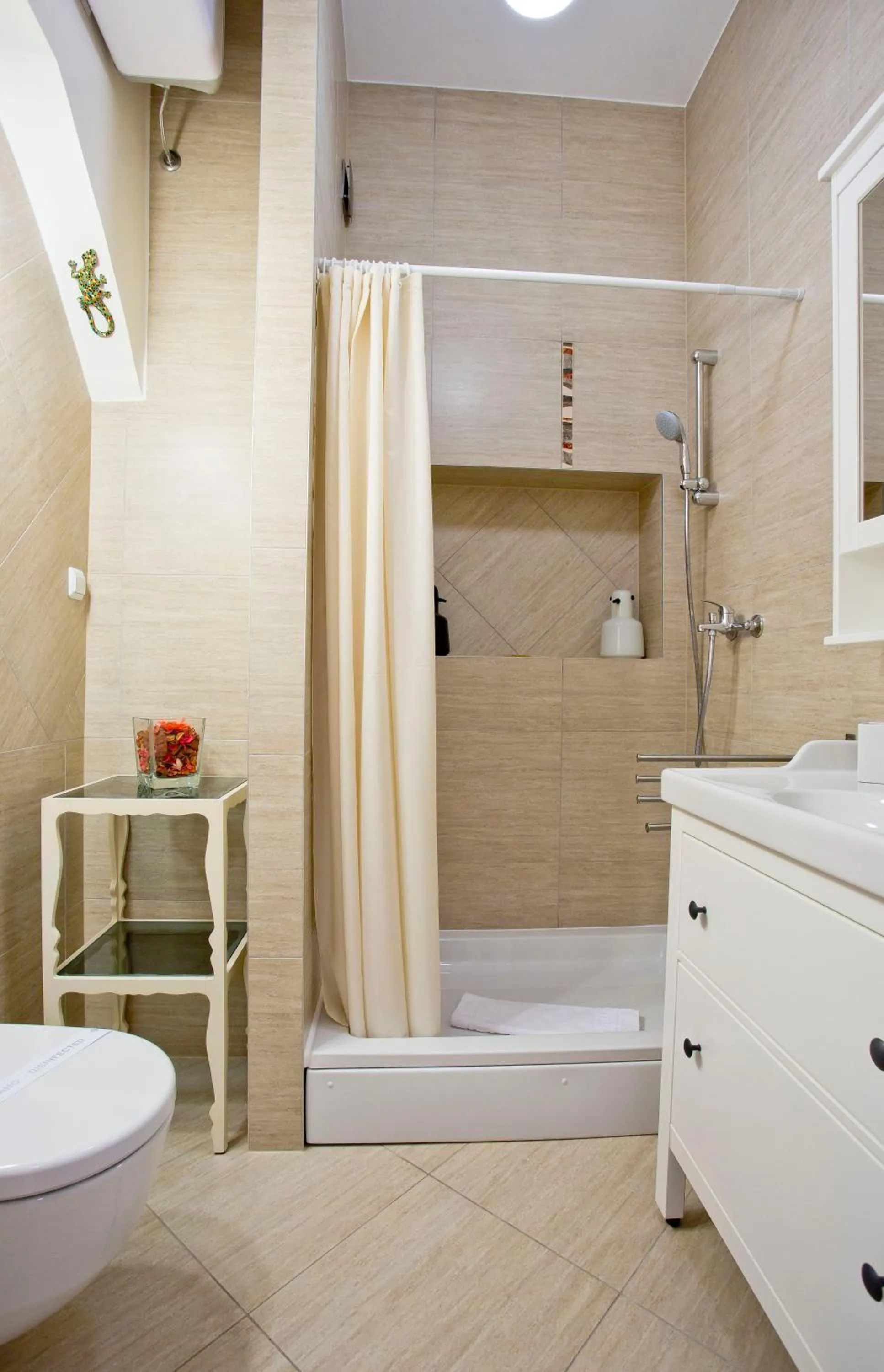 Toilet in Rooms Zagreb 17