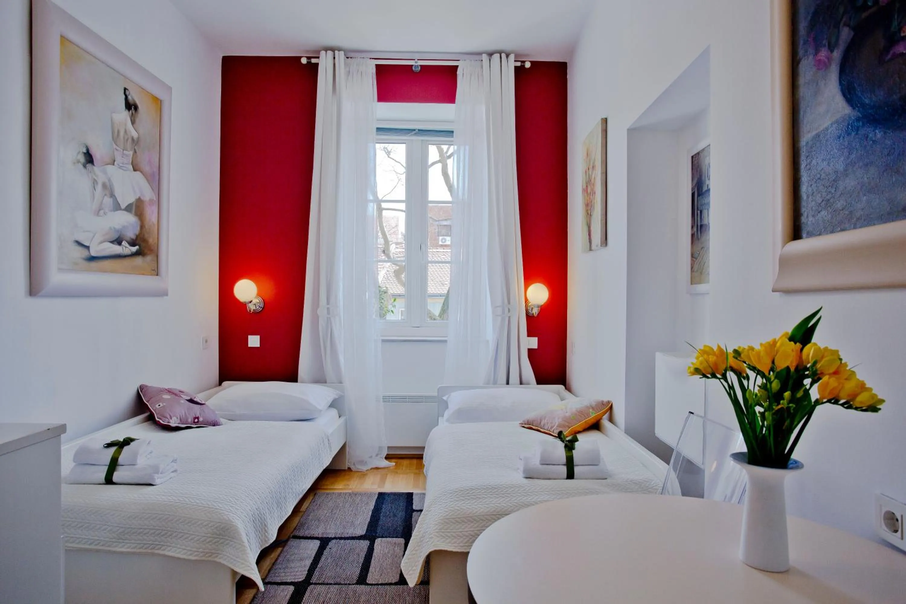 Photo of the whole room, Bed in Rooms Zagreb 17