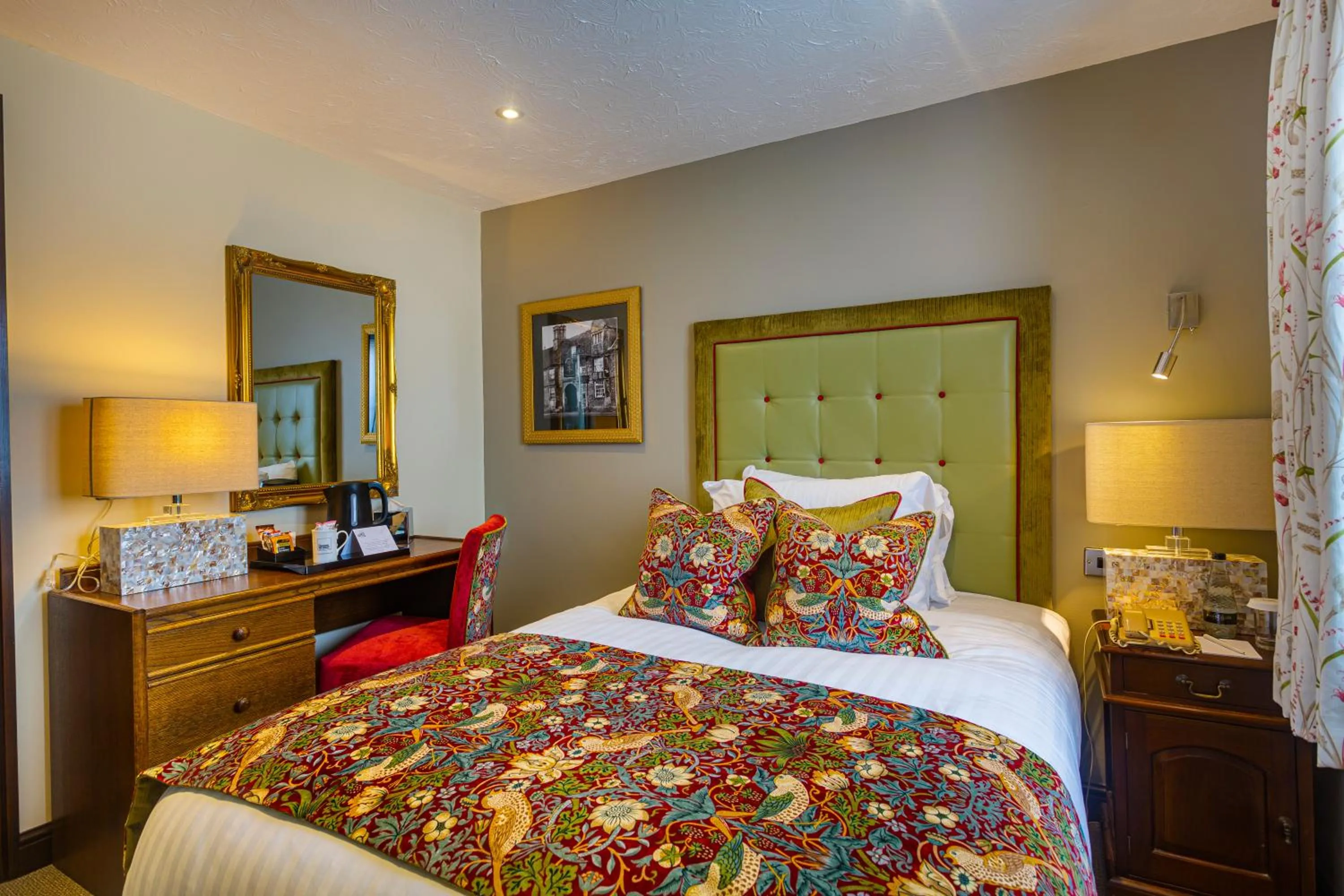 Bedroom, Bed in The Bell Inn, Stilton, Cambridgeshire - The Coaching Inn Group
