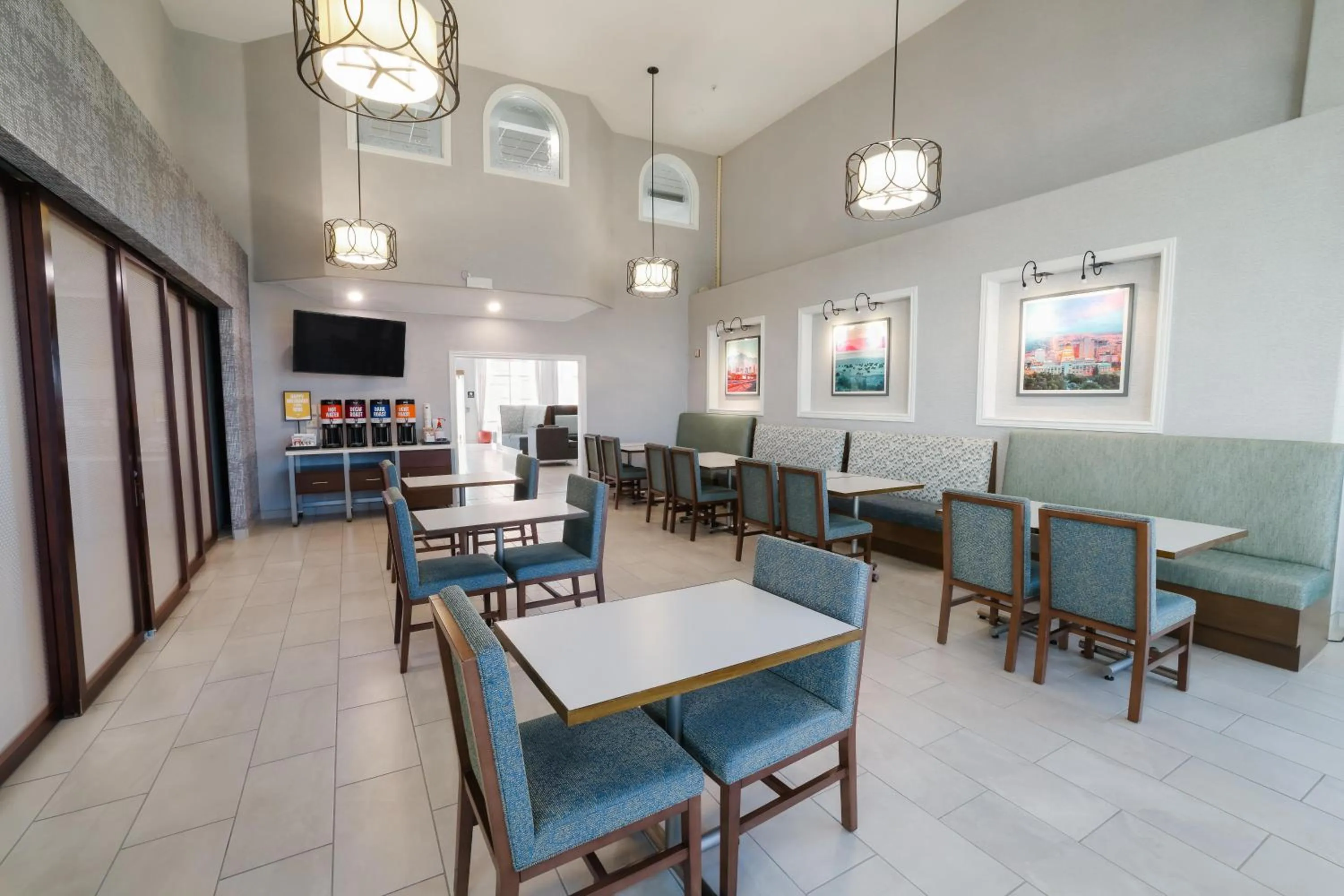 Breakfast in Hampton Inn & Suites Salt Lake City Airport