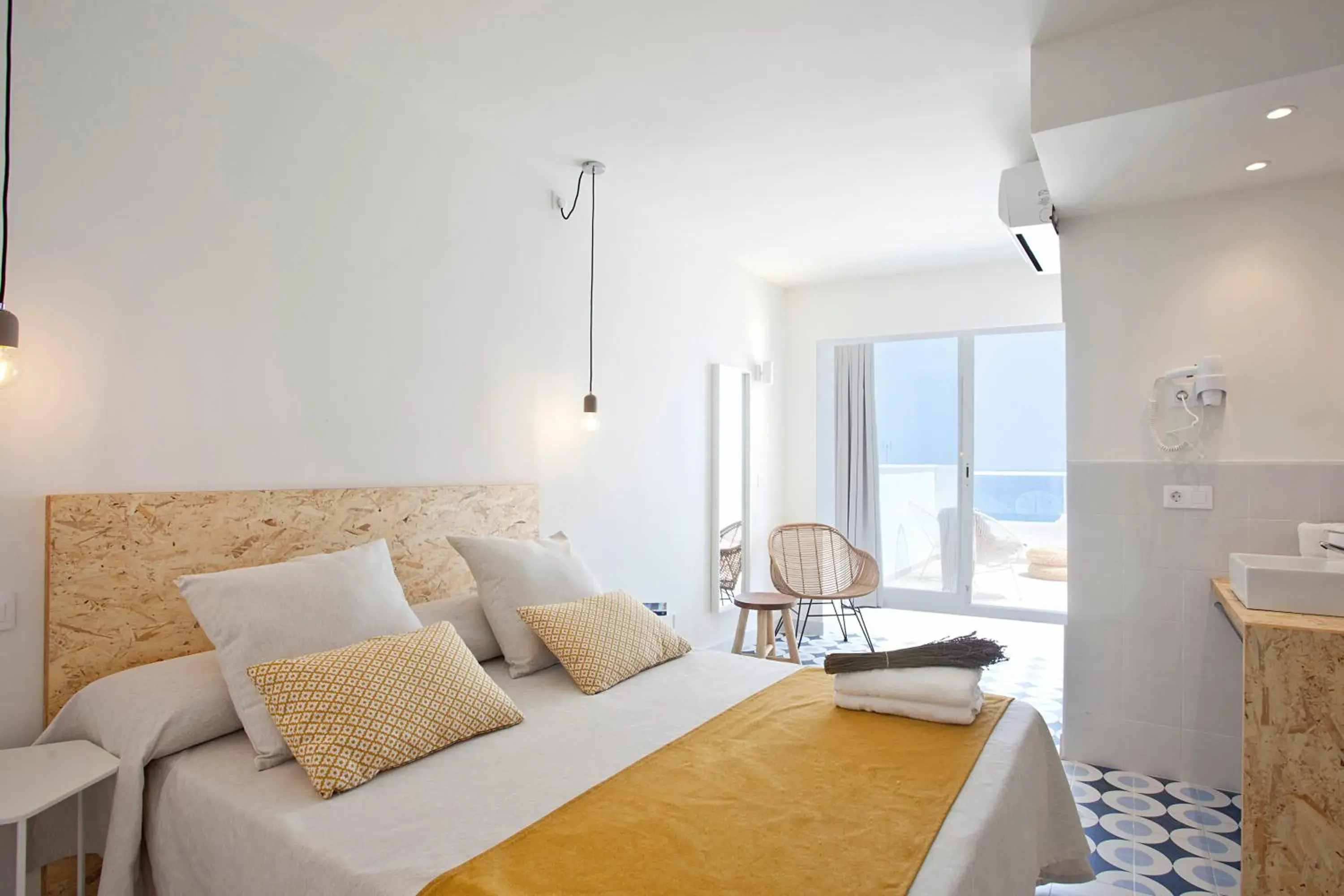 Photo of the whole room, Bed in BJ Cala Morlanda Estudios Photo of the whole room, Bed in BJ Cala Morlanda Estudios