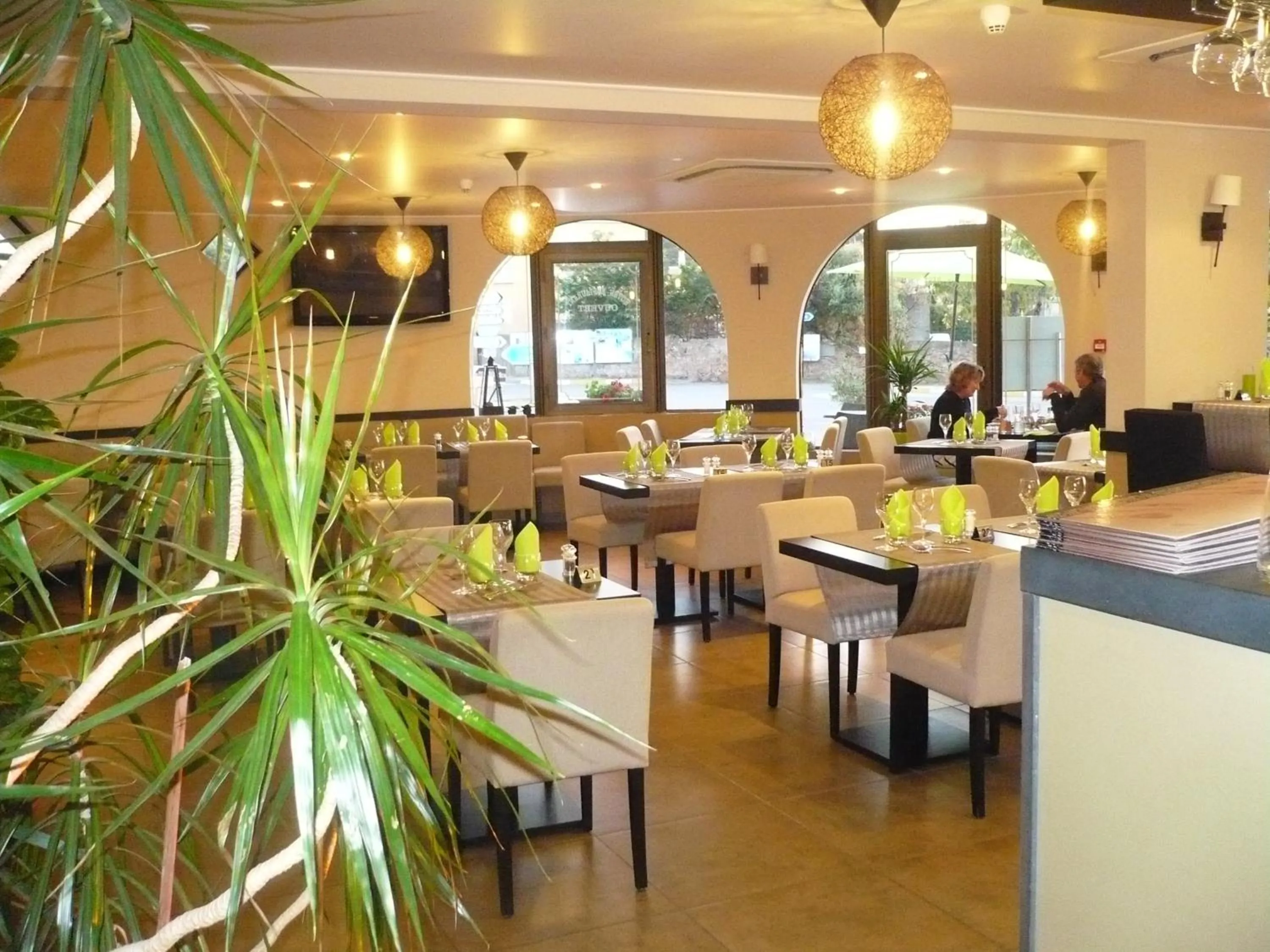 Restaurant/places to eat in Hotel & Restaurant le Saint Jean