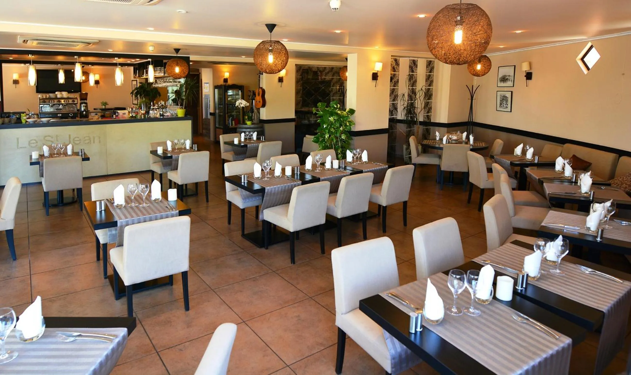 Restaurant/places to eat in Hotel & Restaurant le Saint Jean