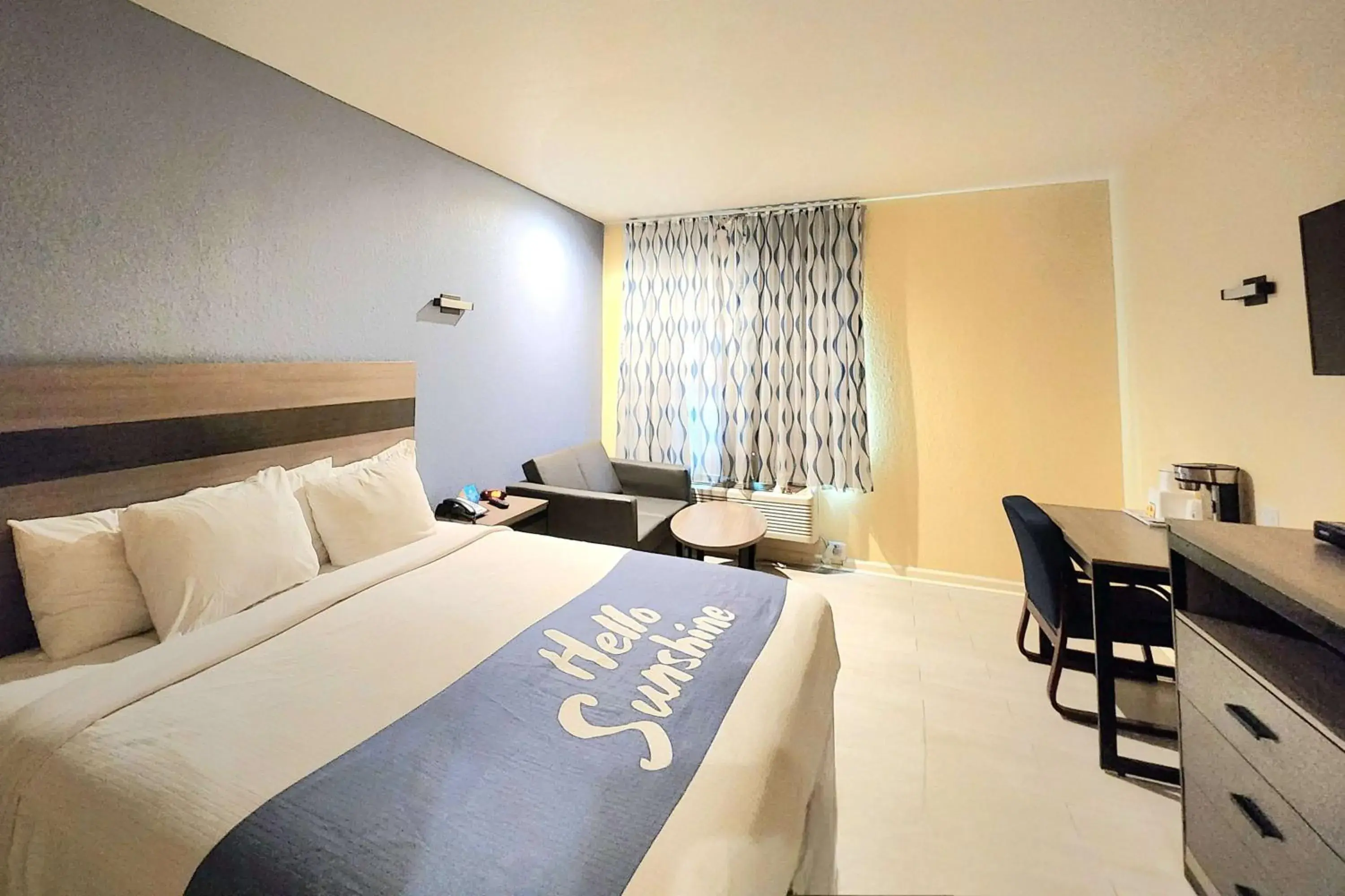 King Studio - Non-Smoking in Days Inn by Wyndham Freeport King Studio - Non-Smoking in Days Inn by Wyndham Freeport