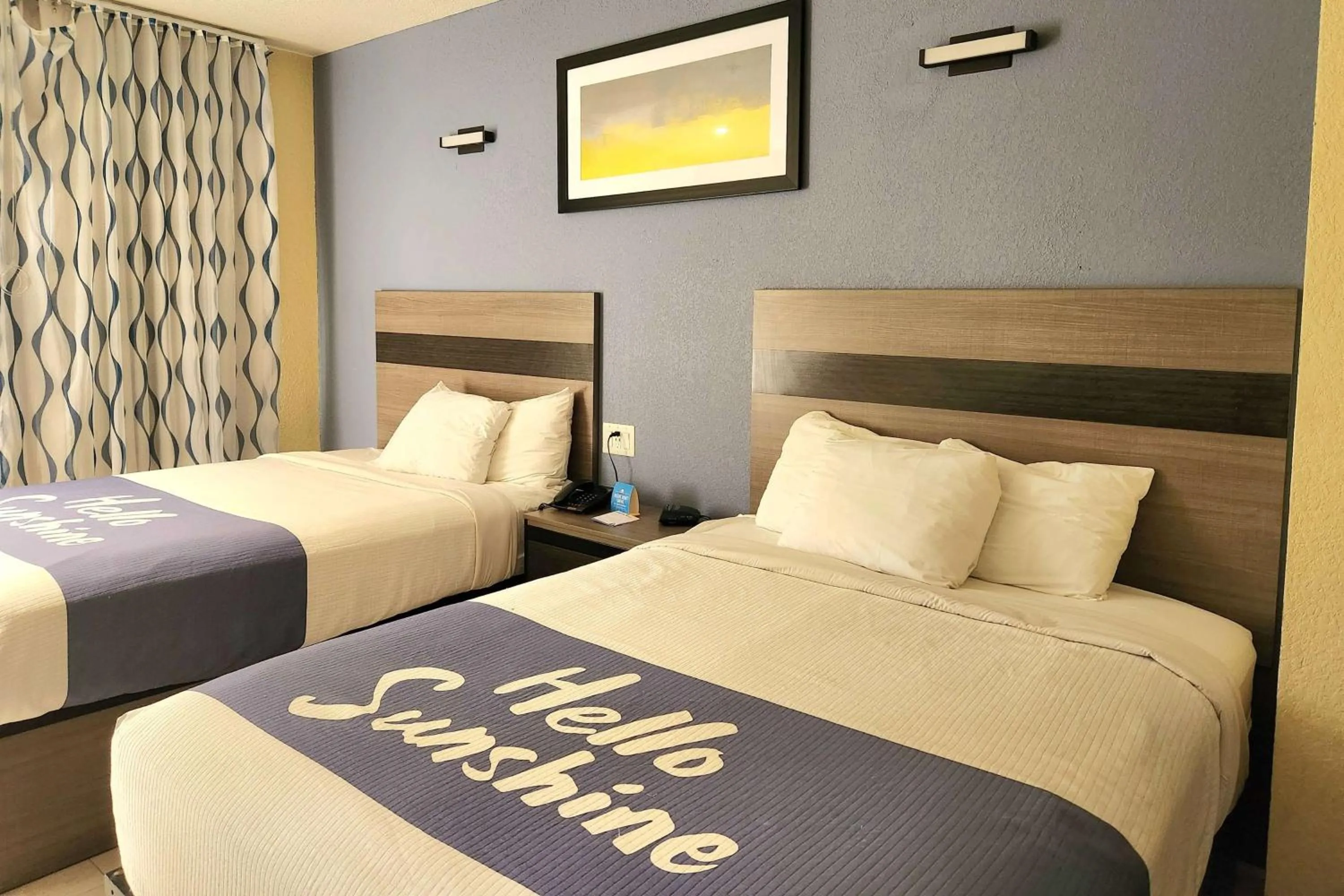 Photo of the whole room, Bed in Days Inn by Wyndham Freeport