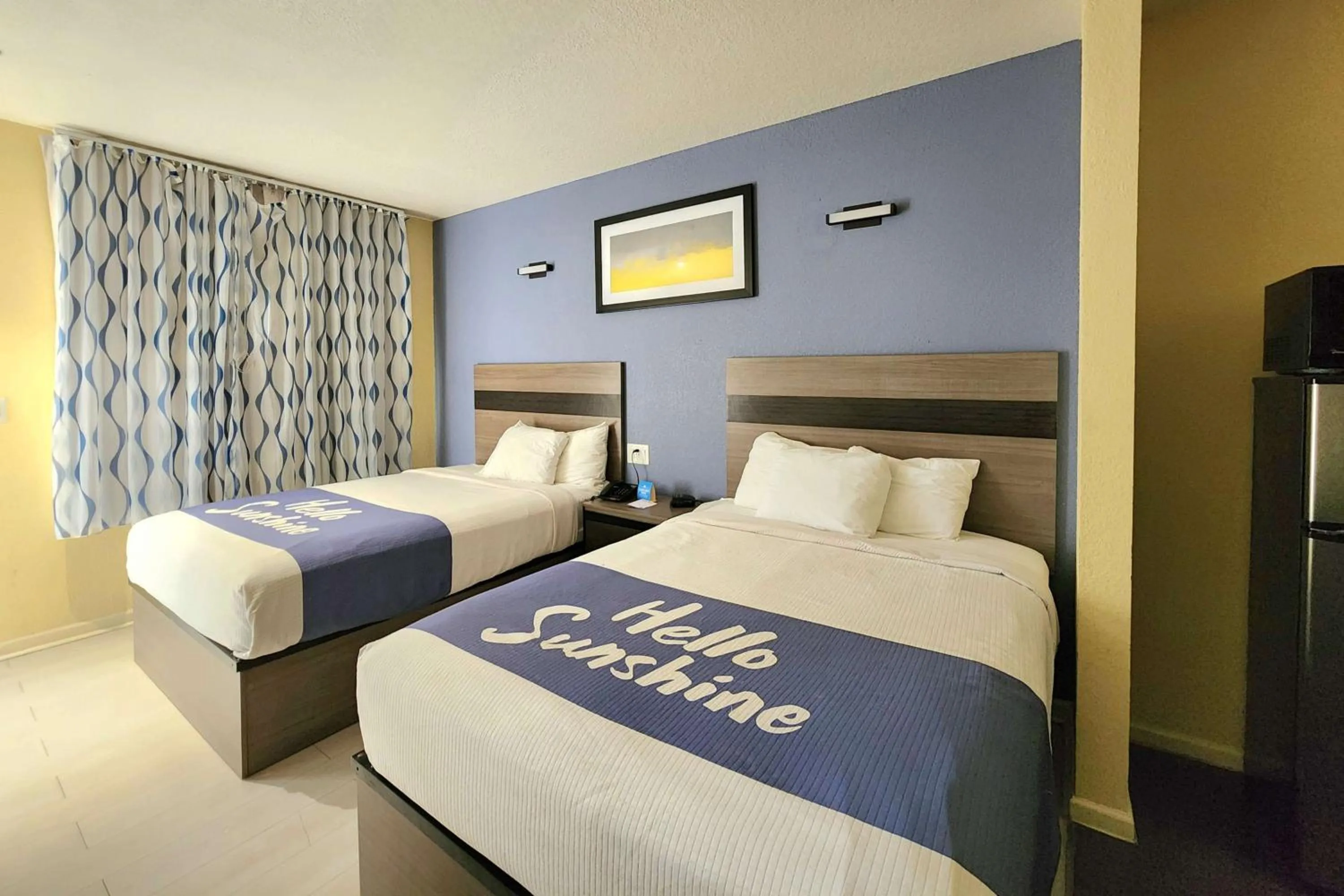 Photo of the whole room, Bed in Days Inn by Wyndham Freeport