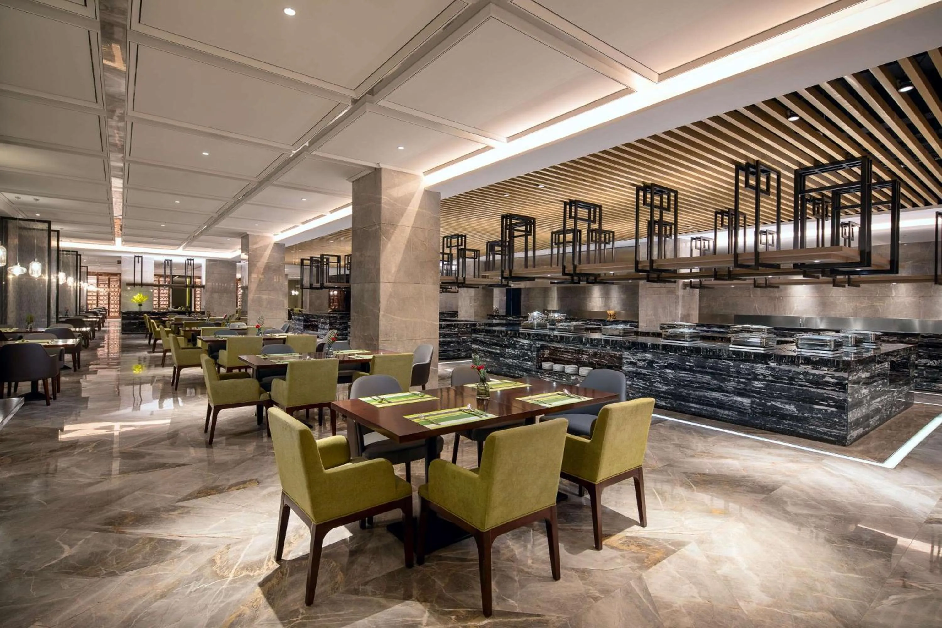 Restaurant/places to eat in Ramada Wyndham Zhengzhou Xinzheng