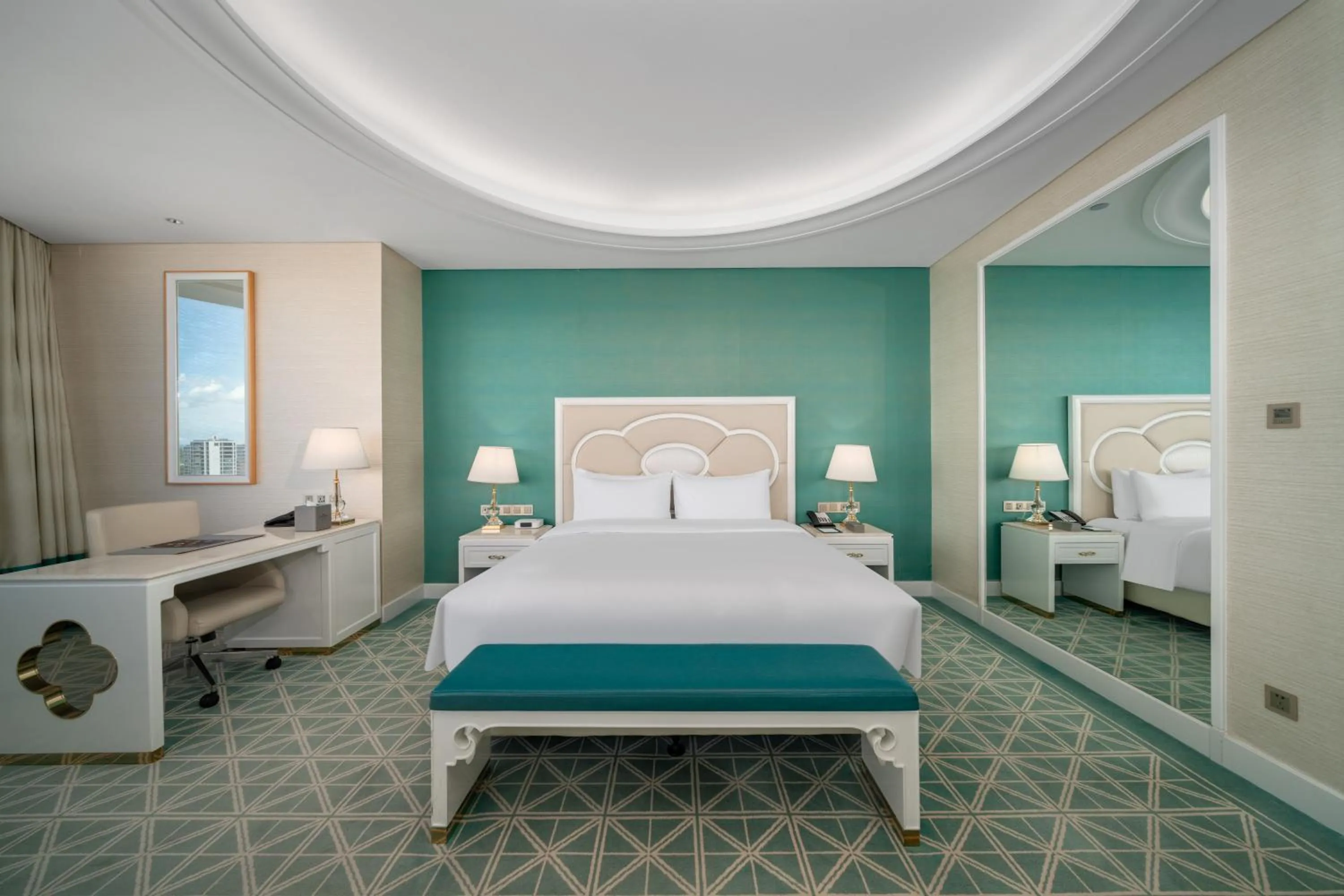 Bed in Howard Johnson Plaza Ningbo