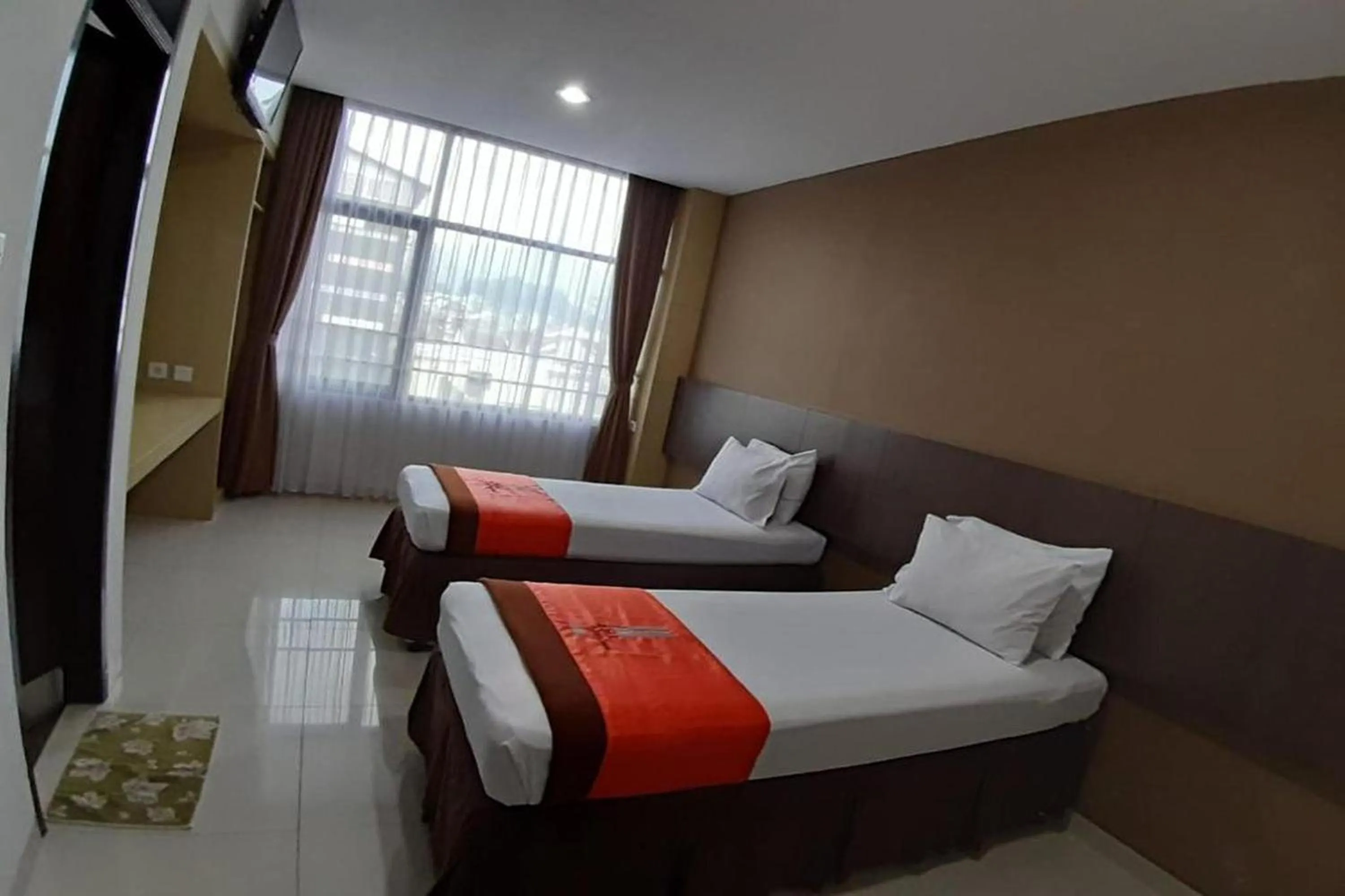 Bedroom, Bed in Hotel Bumi Makmur Indah