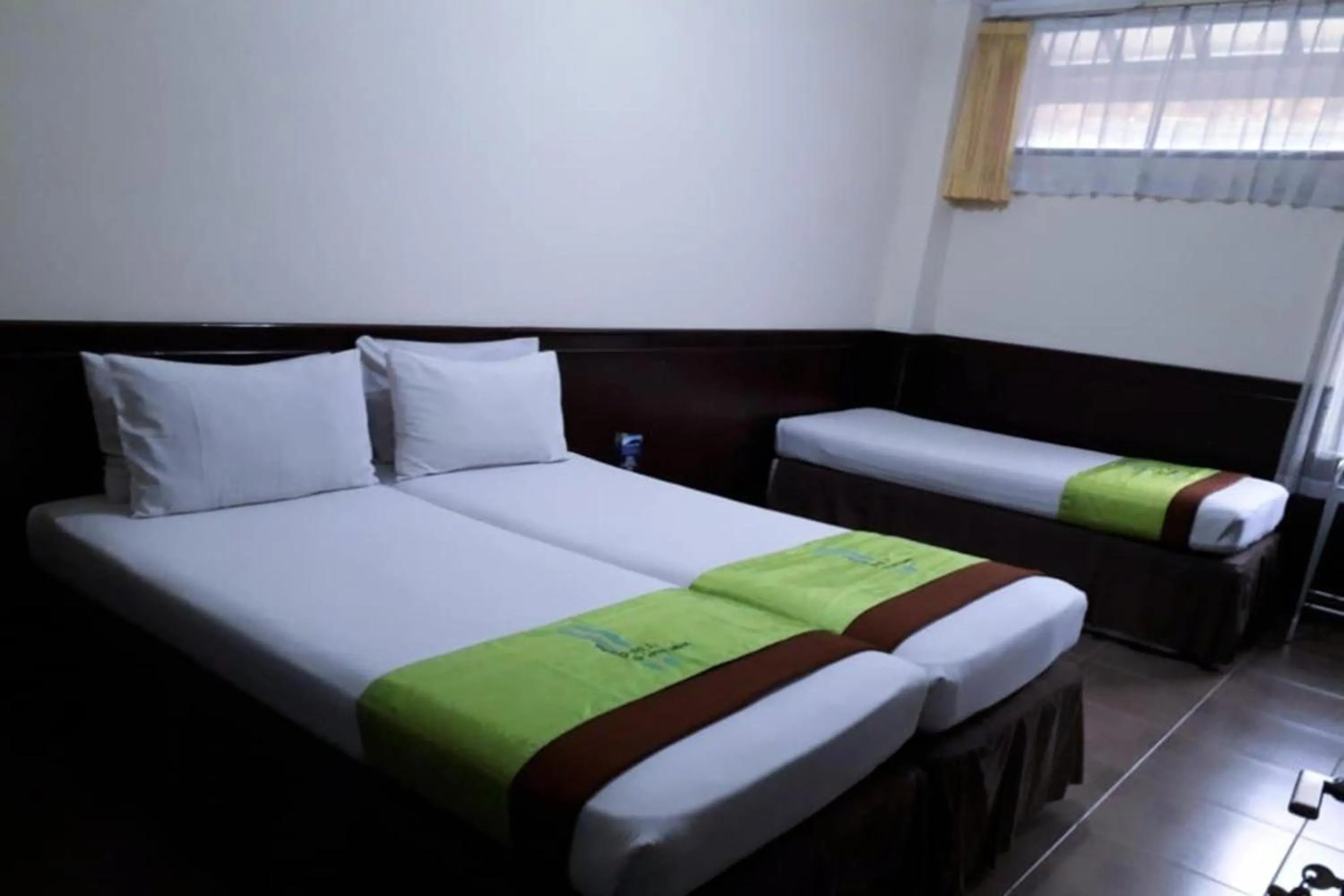 Bedroom, Bed in Hotel Bumi Makmur Indah