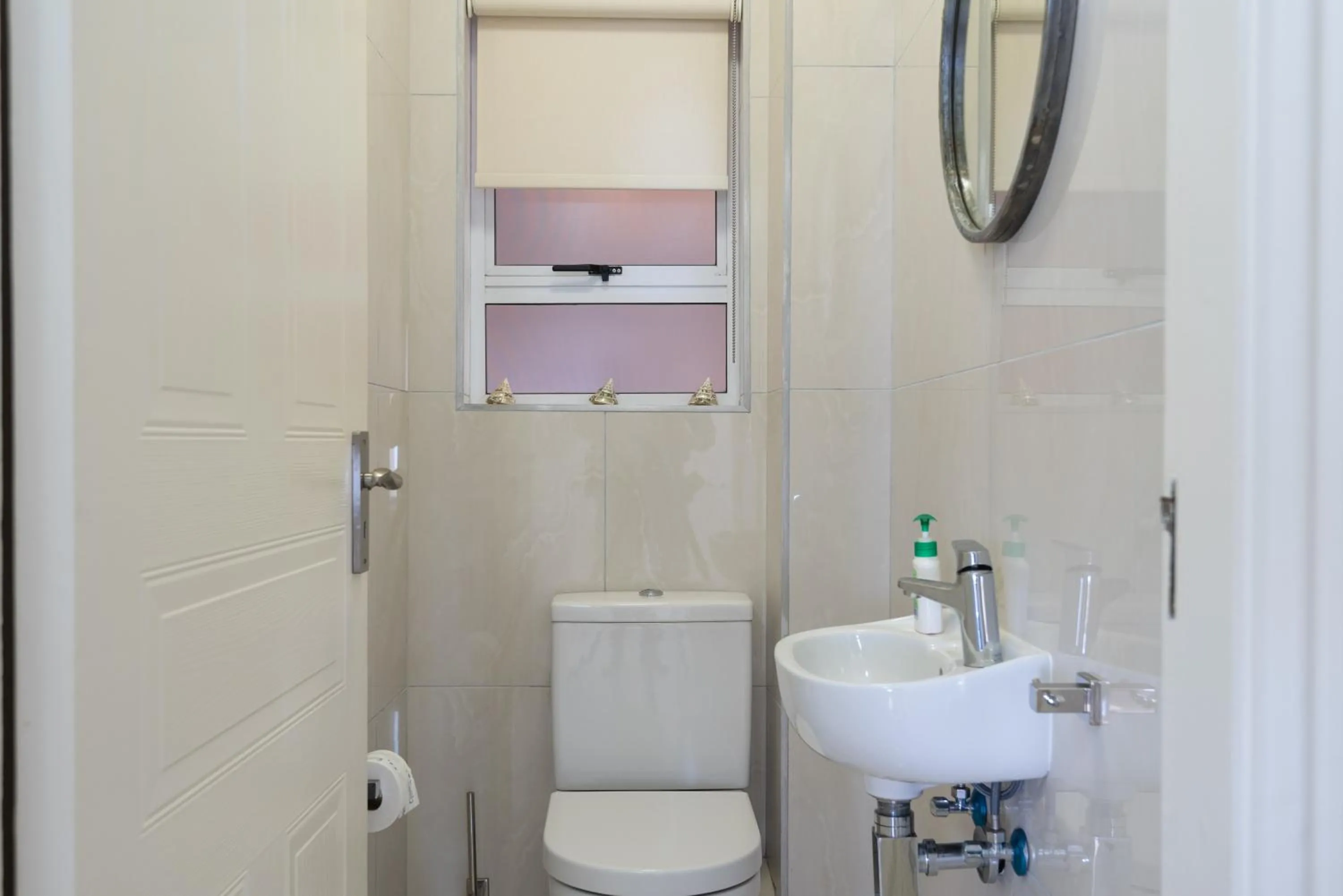 Toilet in Dolphin Cove 2