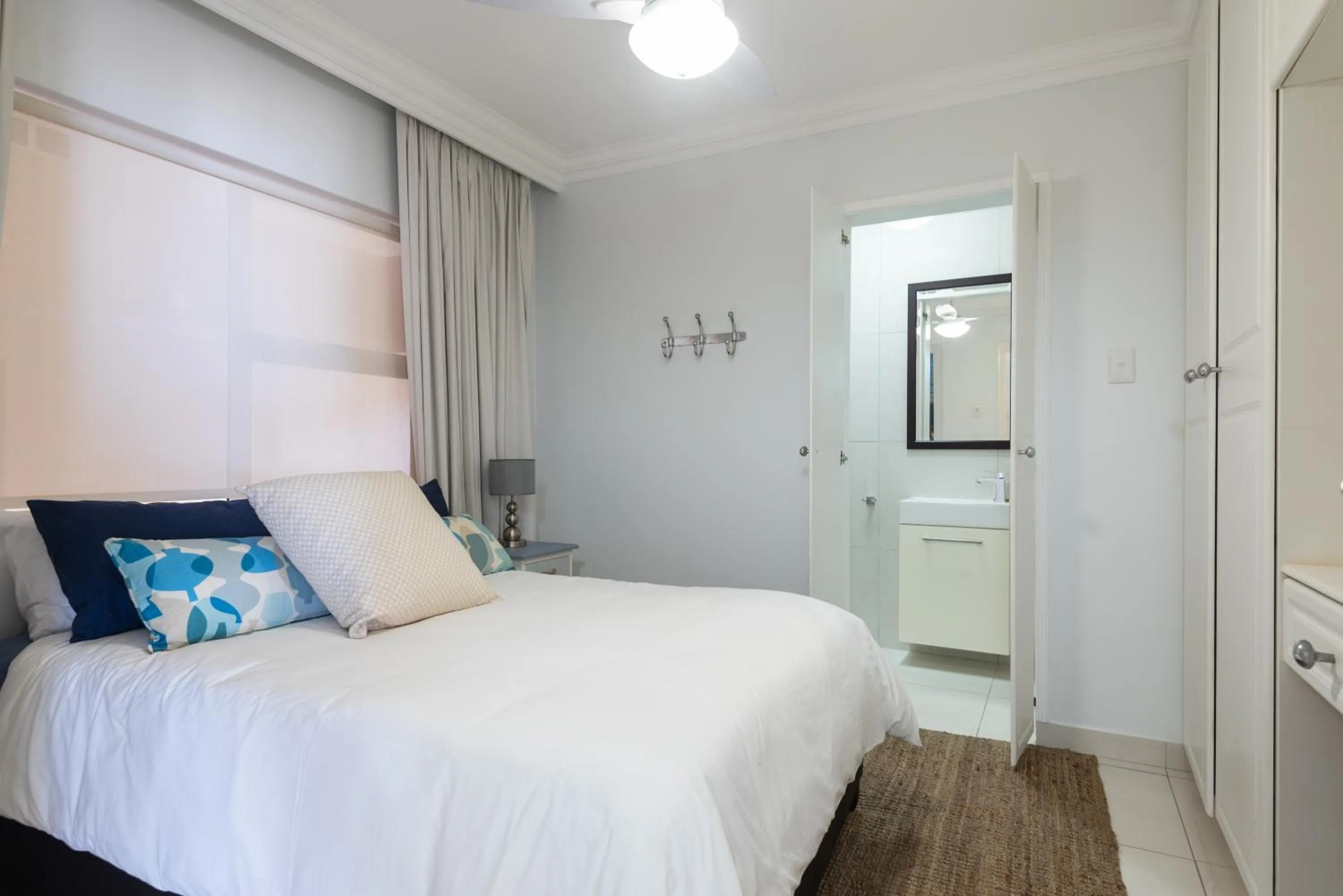Bed in Dolphin Cove 2