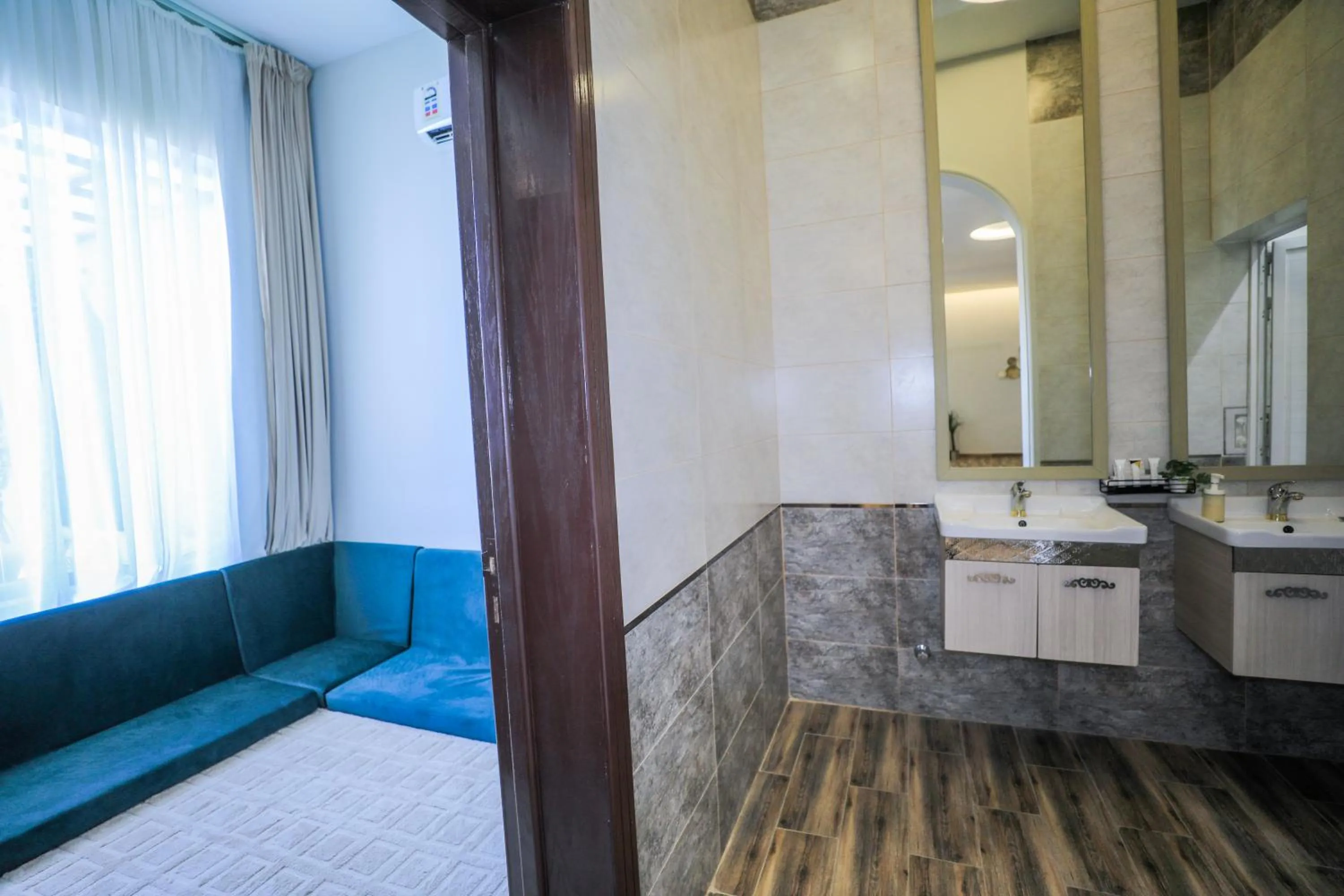 The Corner Hotel Resorts - Riyadh