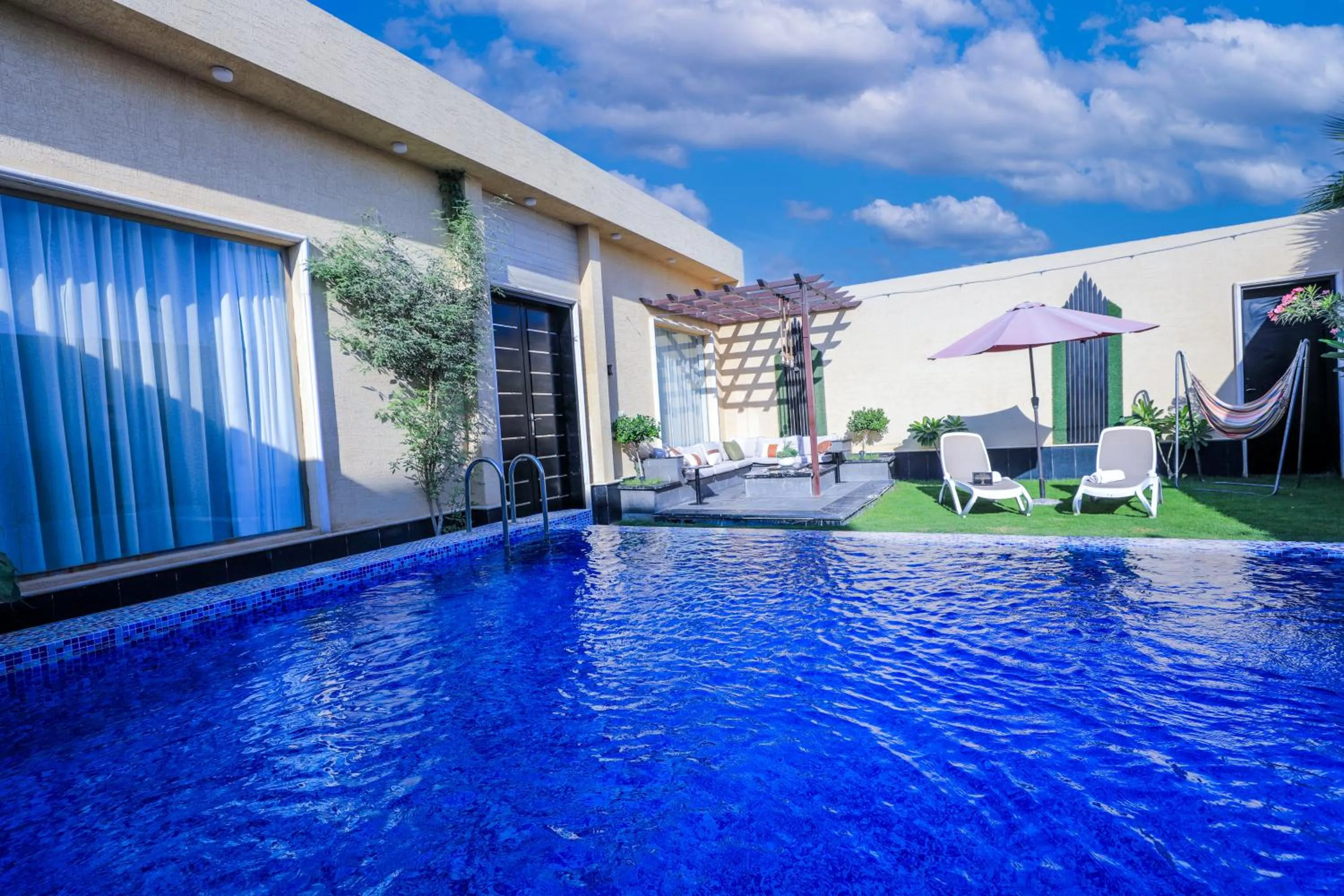 The Corner Hotel Resorts - Riyadh