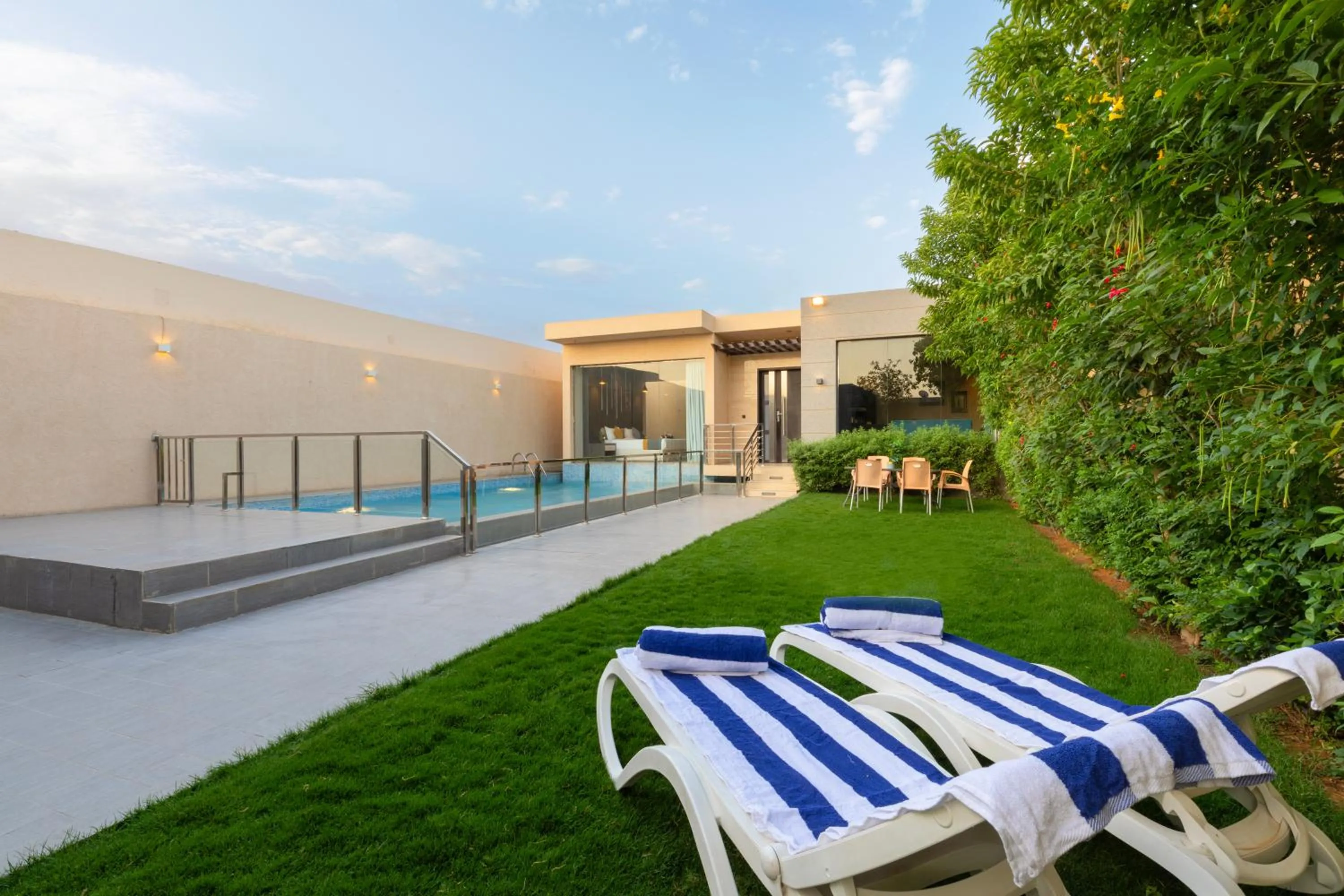 Garden in The Corner Hotel Resorts - Riyadh