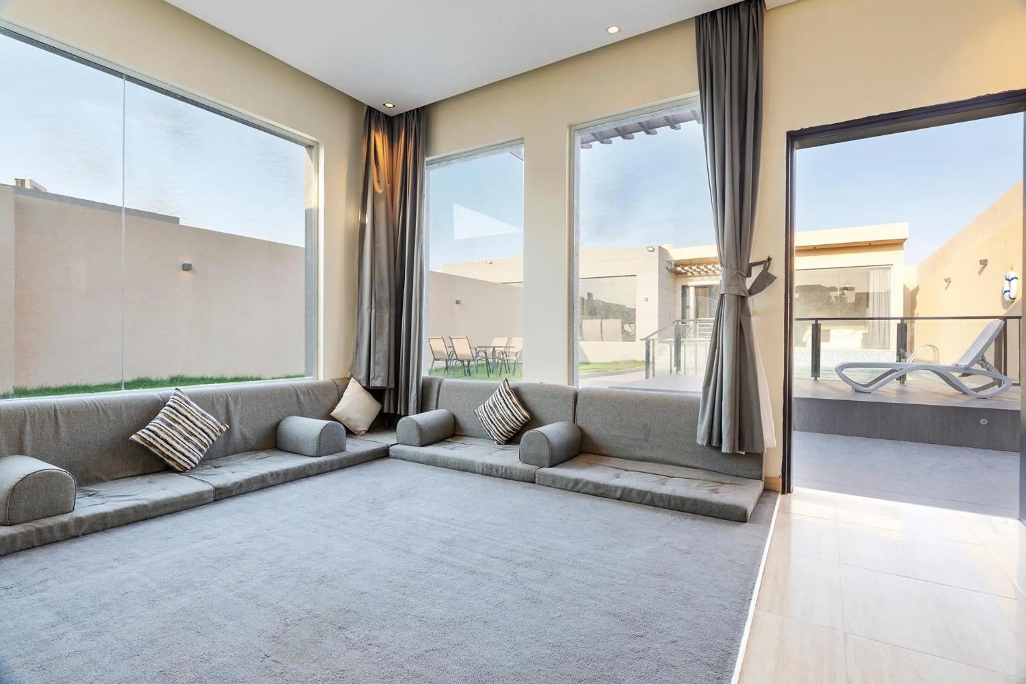 Living room, Bed in The Corner Hotel Resorts - Riyadh