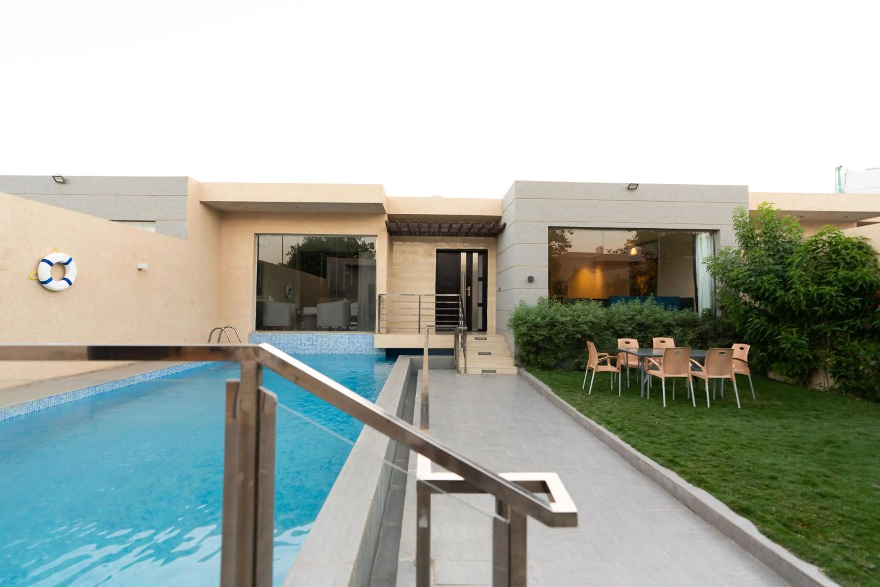 Swimming pool in The Corner Hotel Resorts - Riyadh