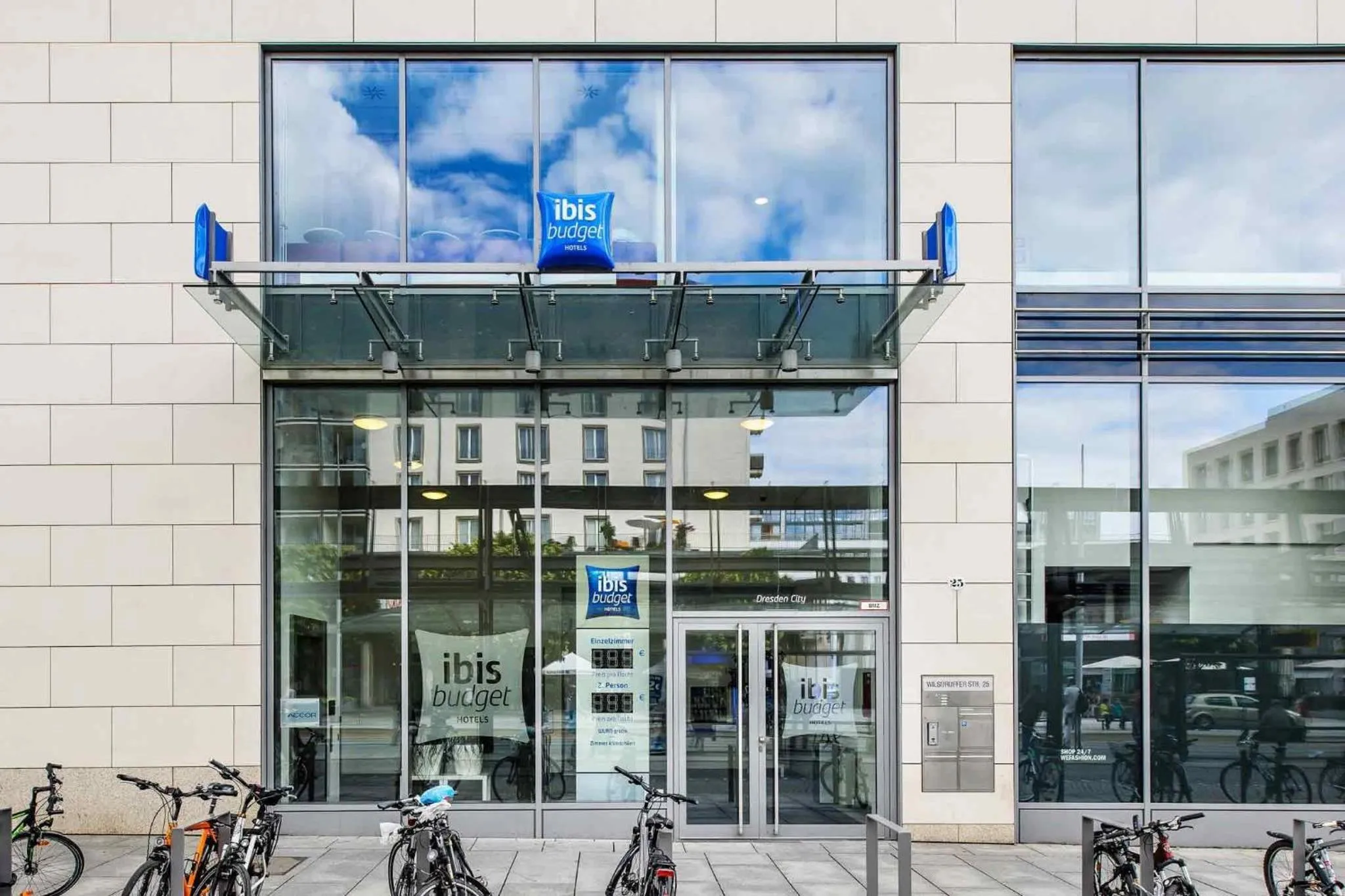 Property building in ibis budget Dresden City