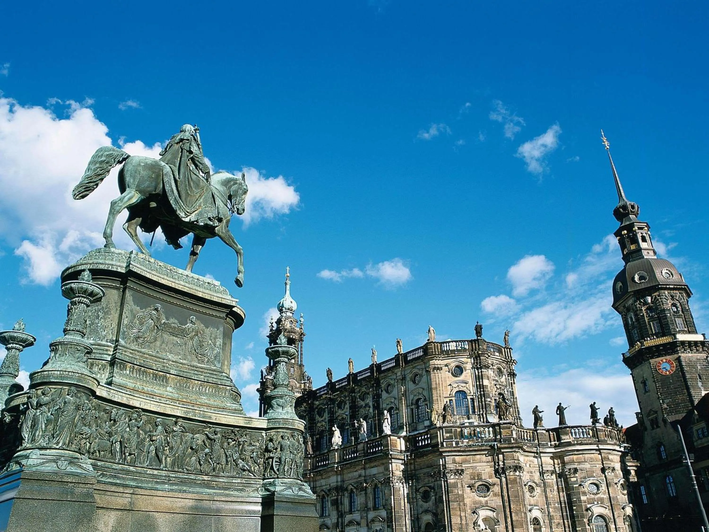 Property building in ibis budget Dresden City