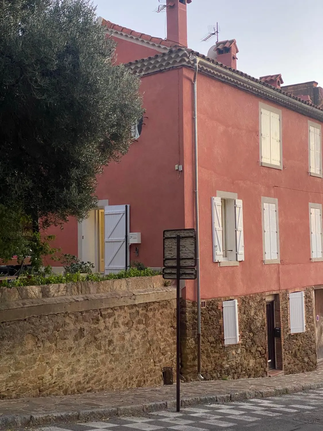 Property building in Coeur de village