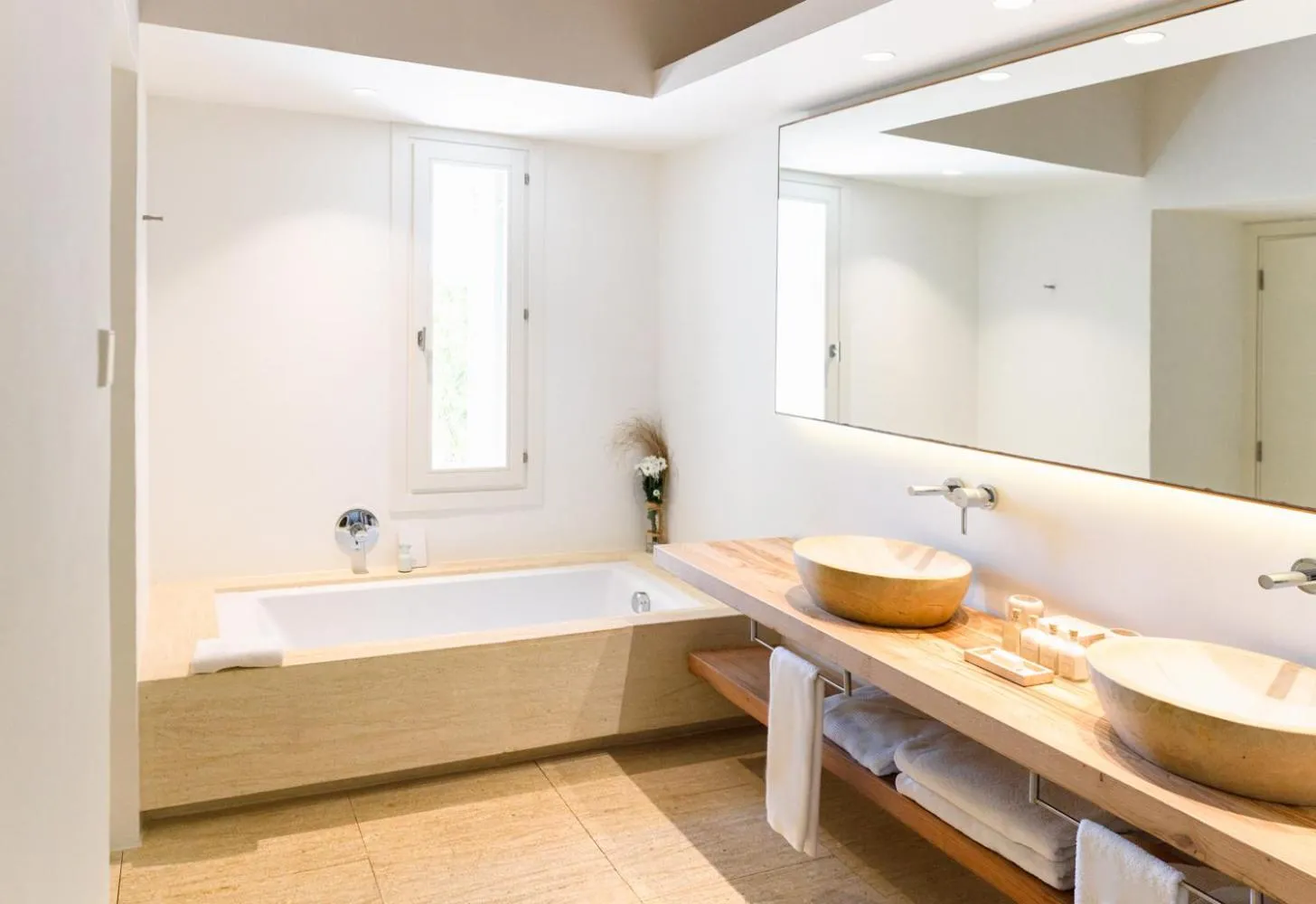 Double Room with Garden View in Torralbenc, a Small Luxury Hotel of the World