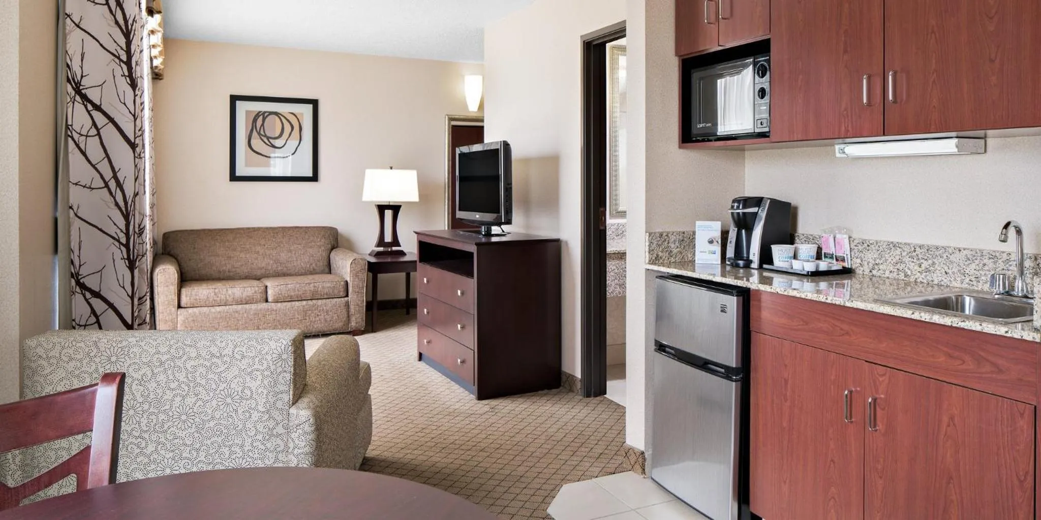 Photo of the whole room in Holiday Inn Express Grove City - Premium Outlet Mall by IHG