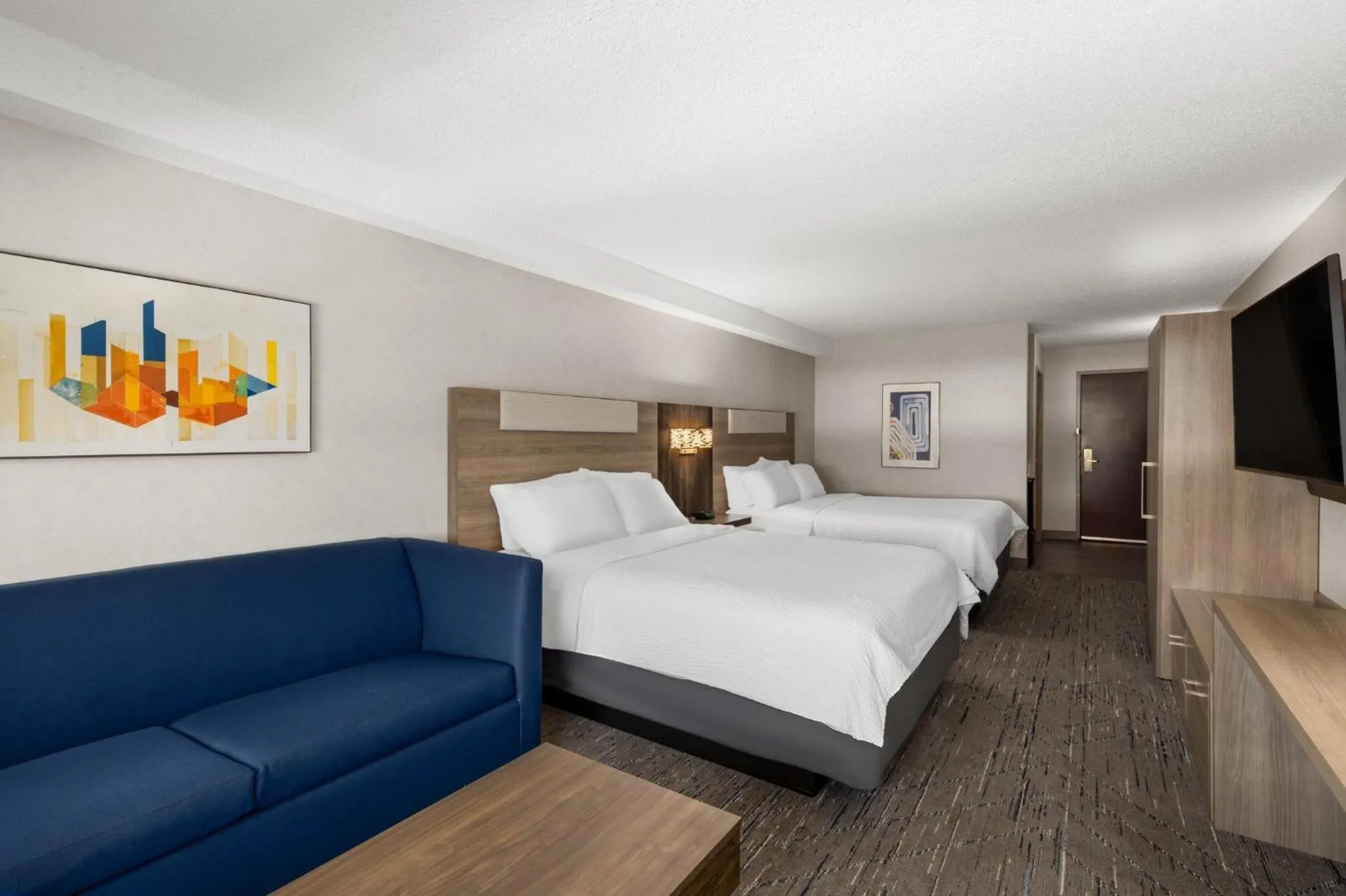 Photo of the whole room, Bed in Holiday Inn Express Grove City - Premium Outlet Mall by IHG
