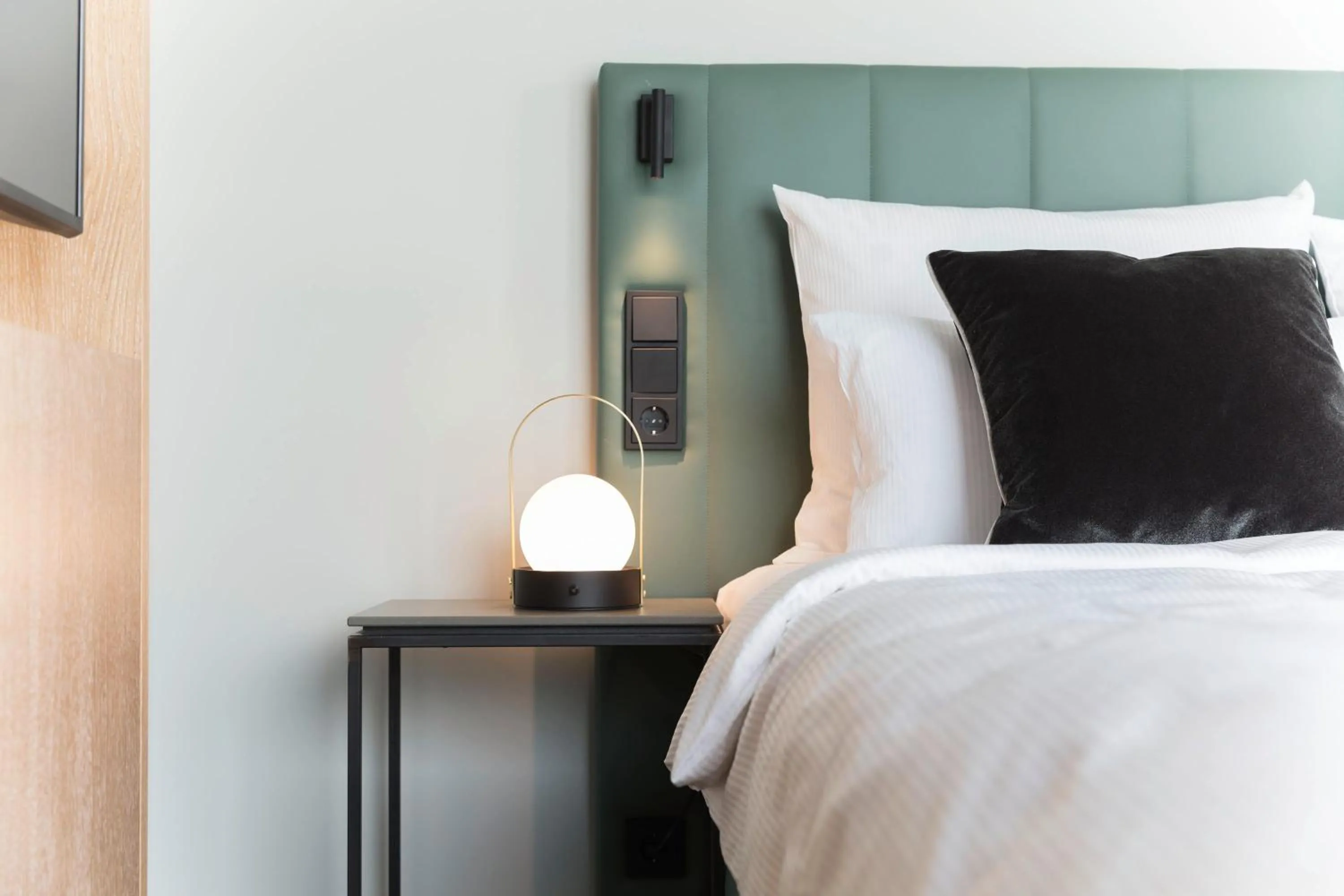 Bed in SOLLER Business Hotel - Munich Airport MUC