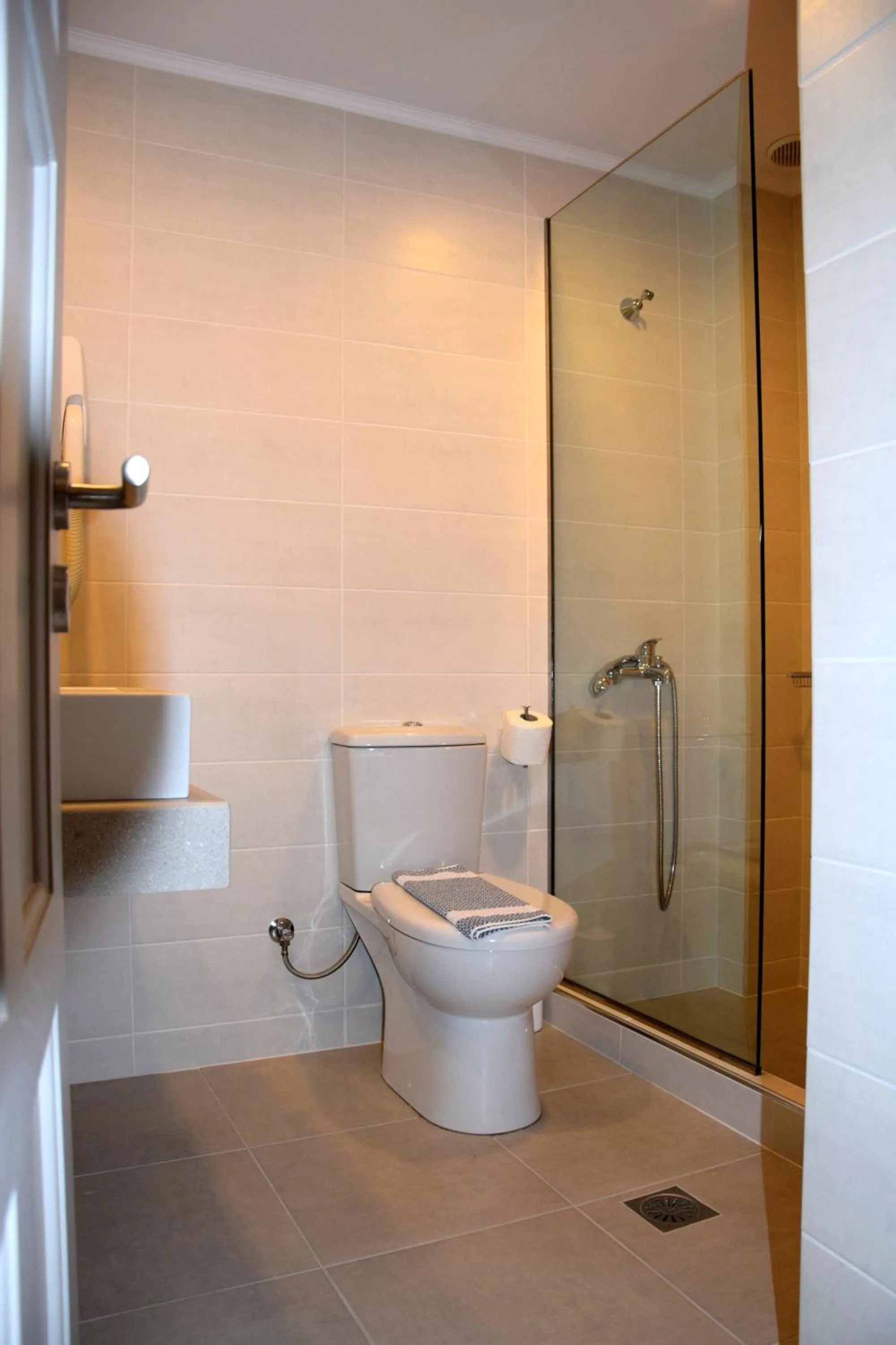 Bathroom in Amaryllis