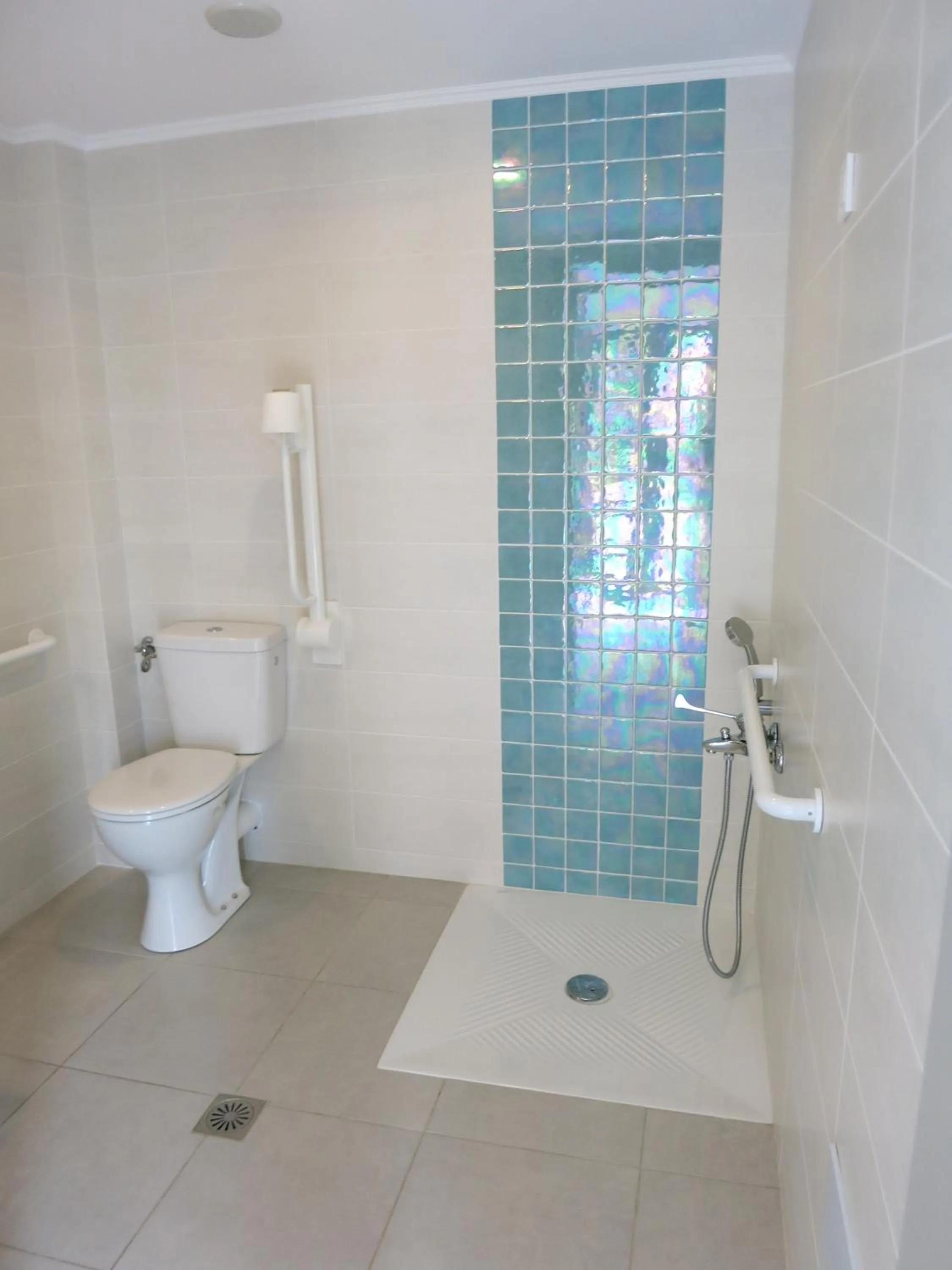 Bathroom in Amaryllis