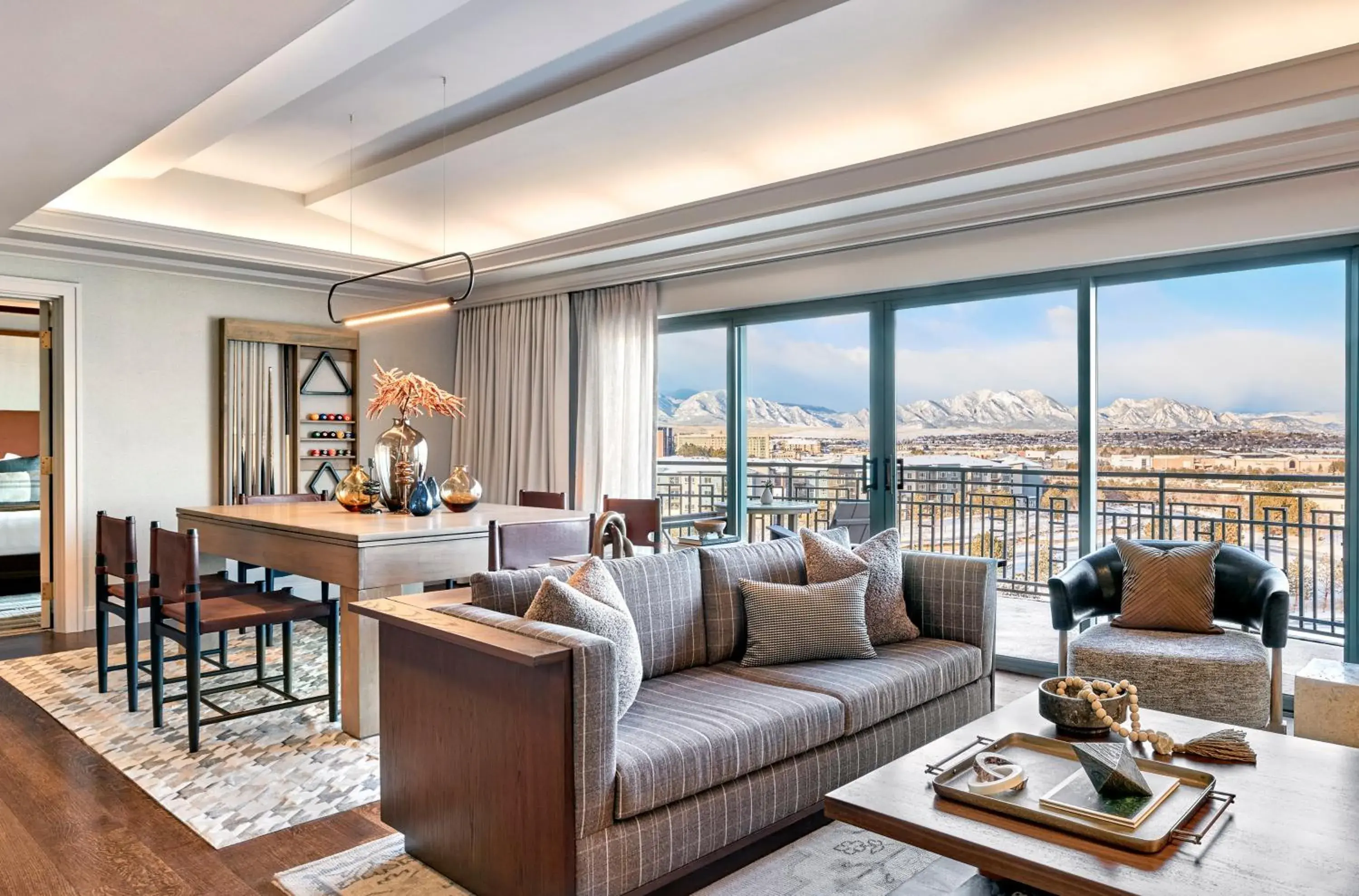 Facade/entrance in Omni Interlocken Hotel Facade/entrance in Omni Interlocken Hotel