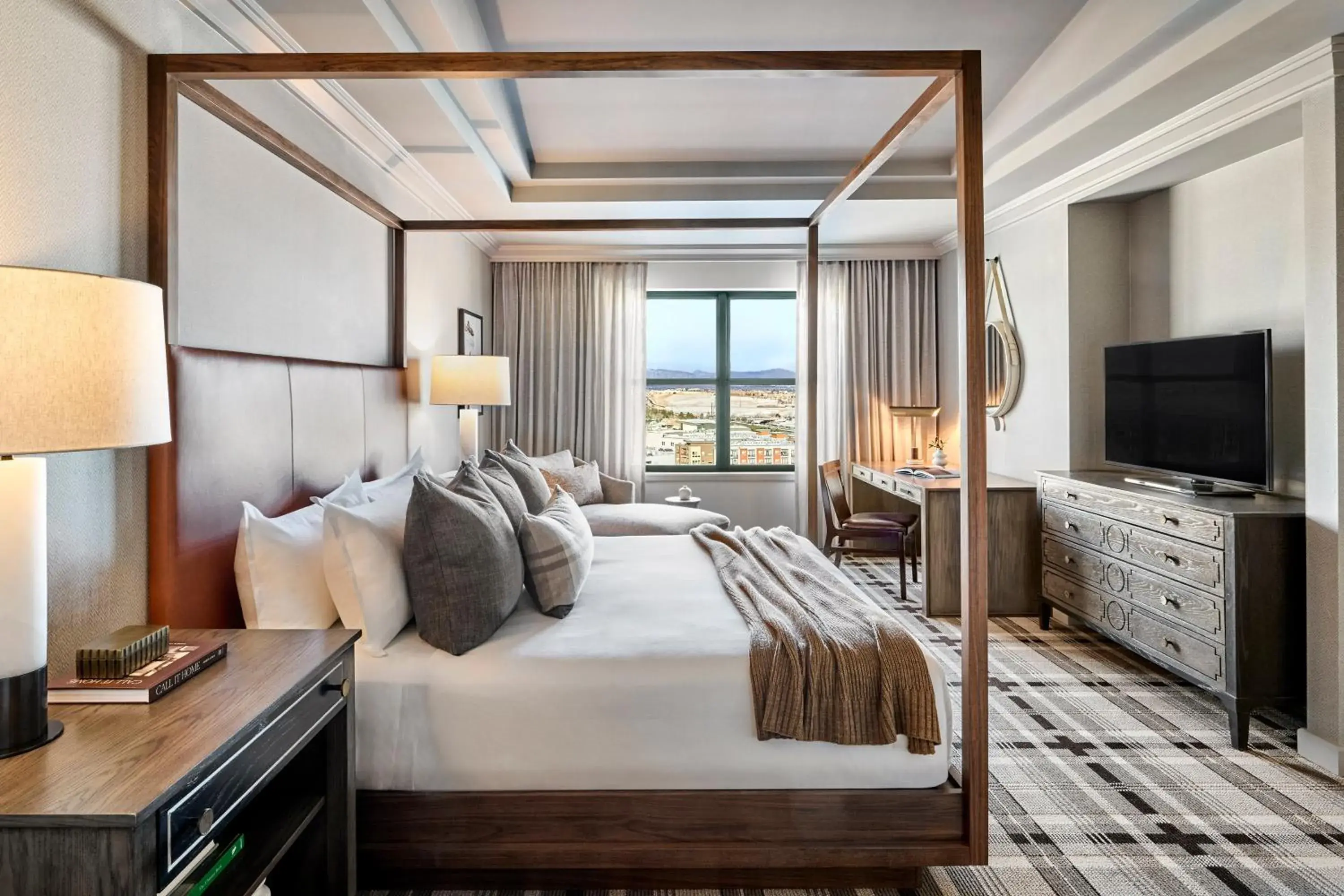 Facade/entrance, Bed in Omni Interlocken Hotel Facade/entrance, Bed in Omni Interlocken Hotel