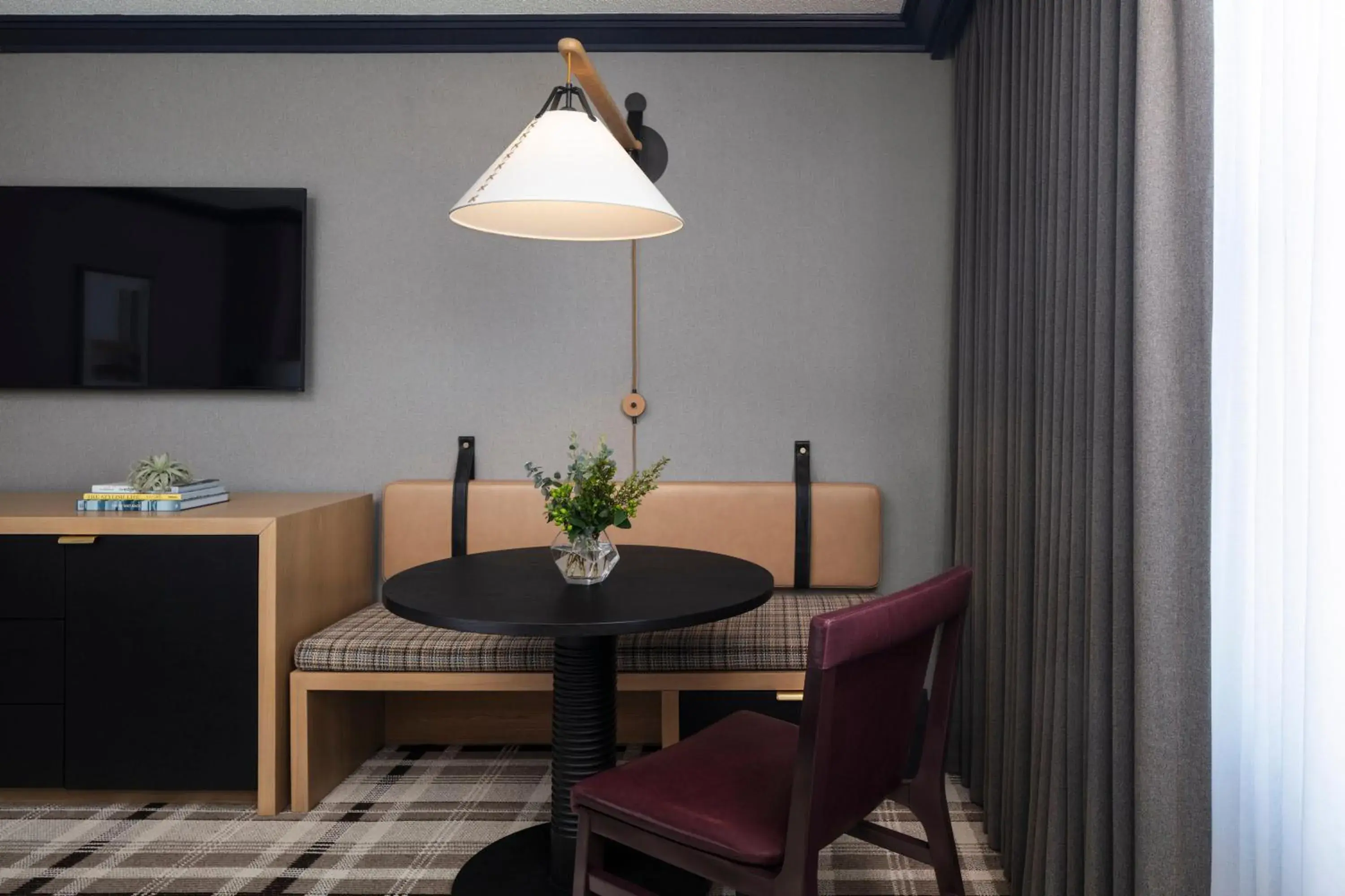 Bedroom in Omni Interlocken Hotel Bedroom in Omni Interlocken Hotel