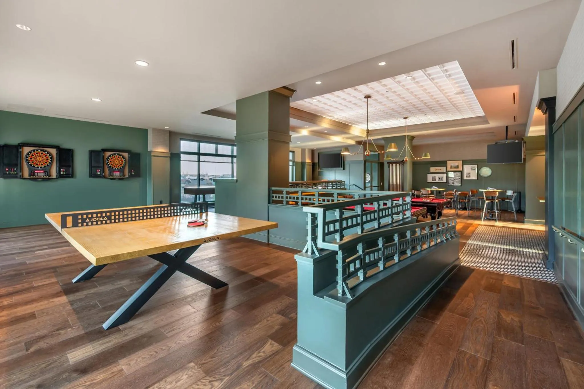 Restaurant/places to eat in Omni Interlocken Hotel