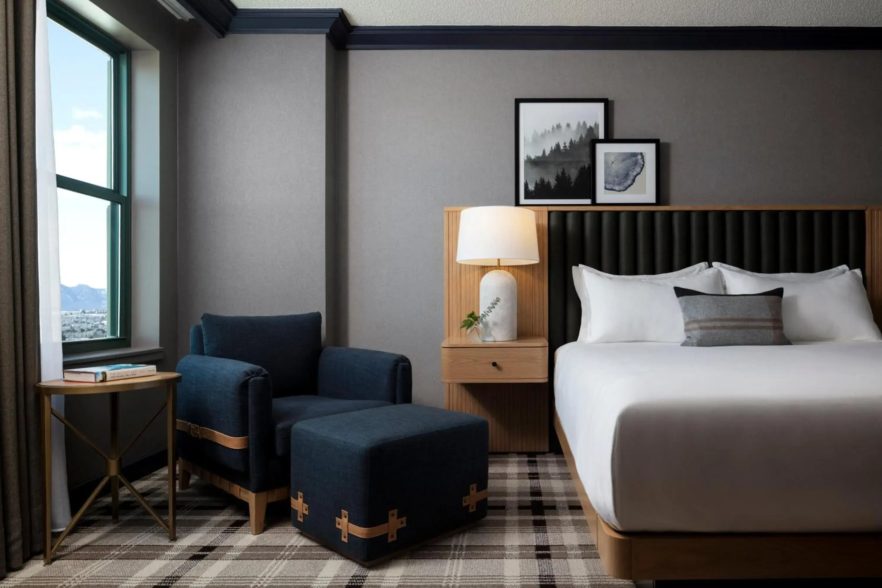 Bedroom, Bed in Omni Interlocken Hotel Bedroom, Bed in Omni Interlocken Hotel