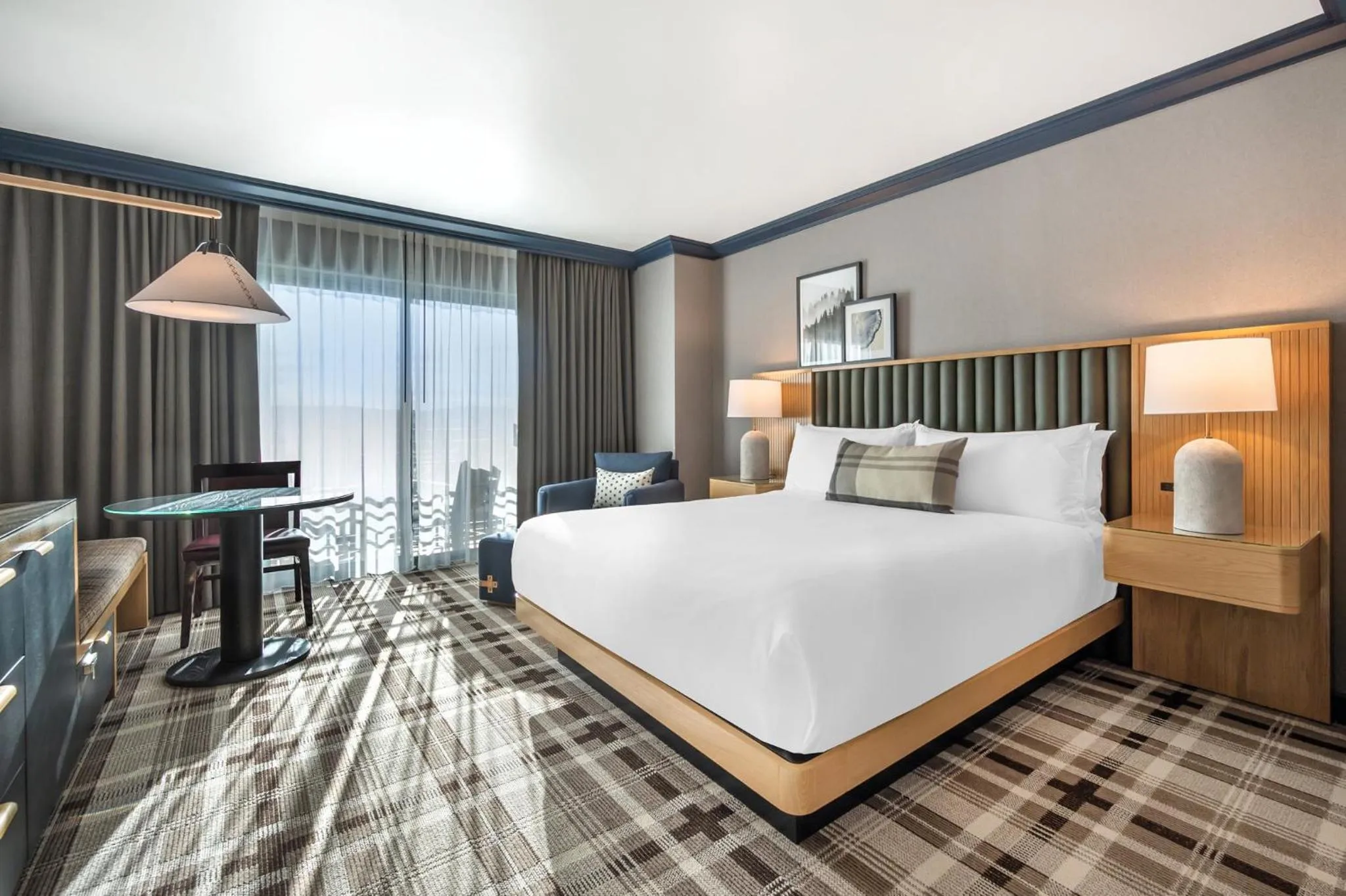 Photo of the whole room, Bed in Omni Interlocken Hotel