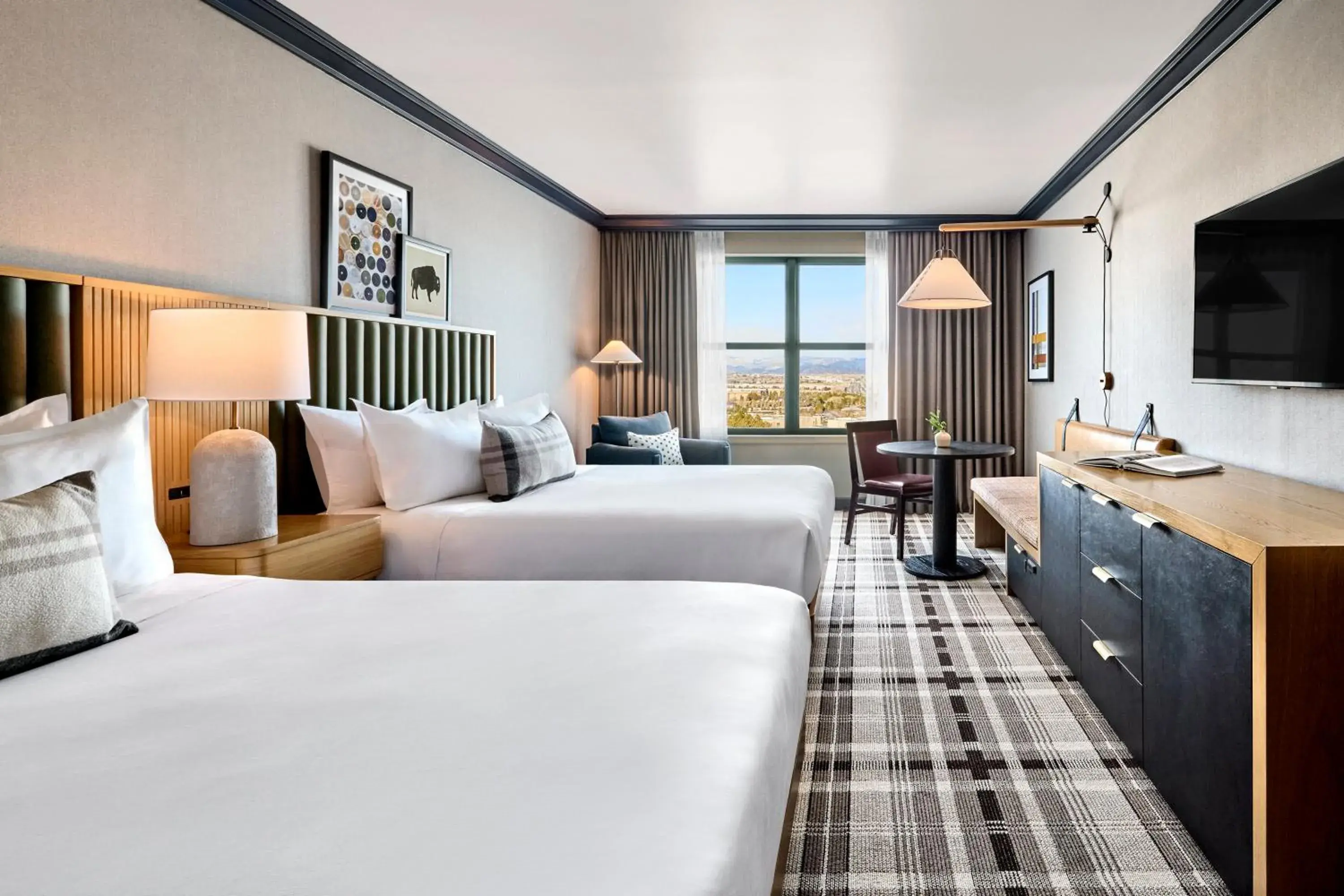 Facade/entrance, Bed in Omni Interlocken Hotel Facade/entrance, Bed in Omni Interlocken Hotel