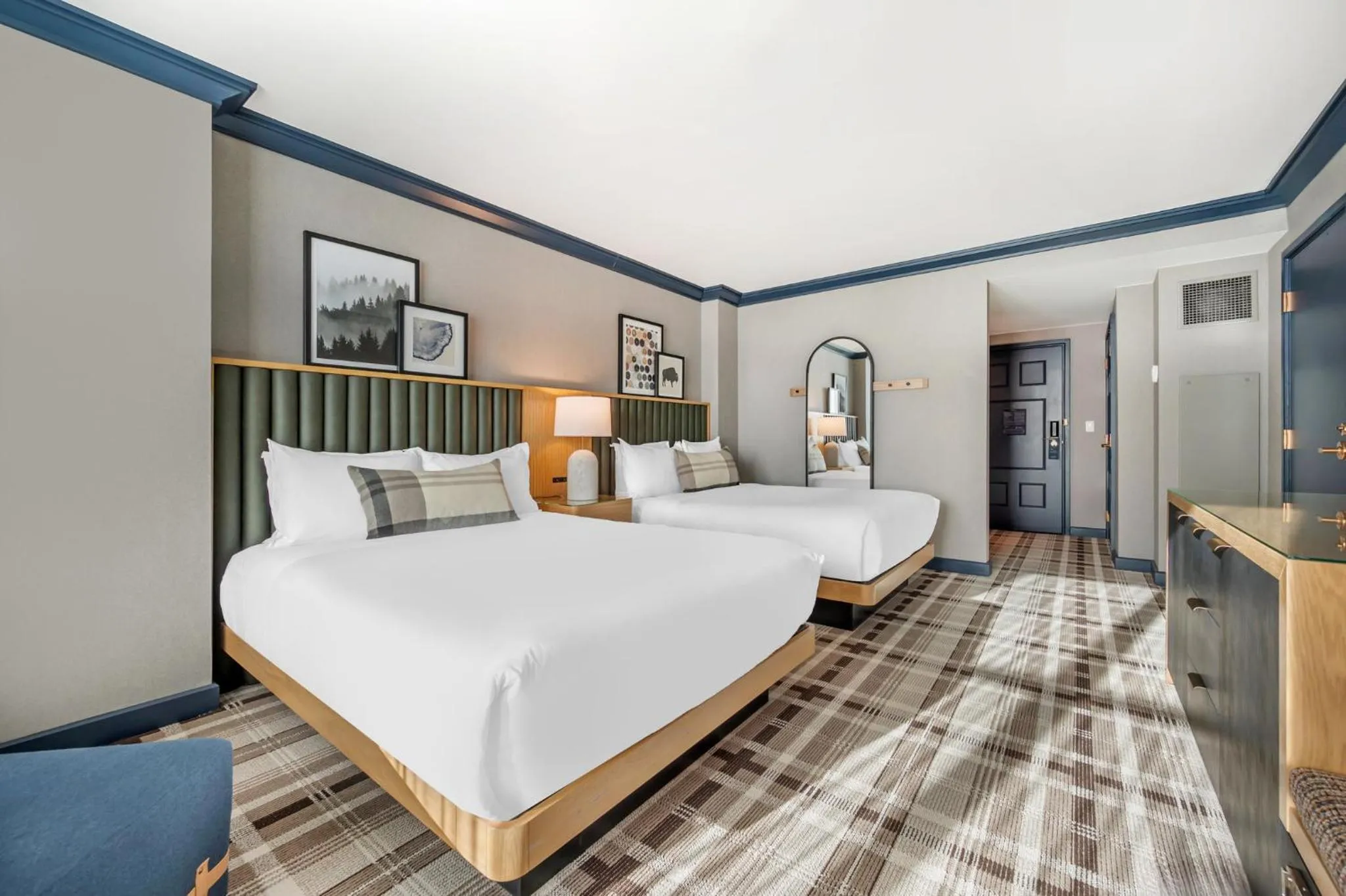 Photo of the whole room, Bed in Omni Interlocken Hotel